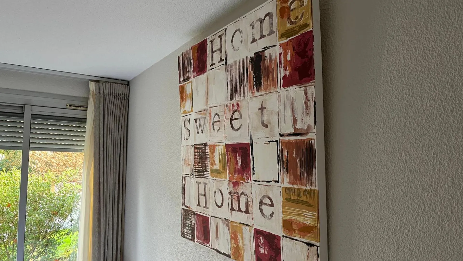 Bedroom in Hôtel du Golf Saint Lazare