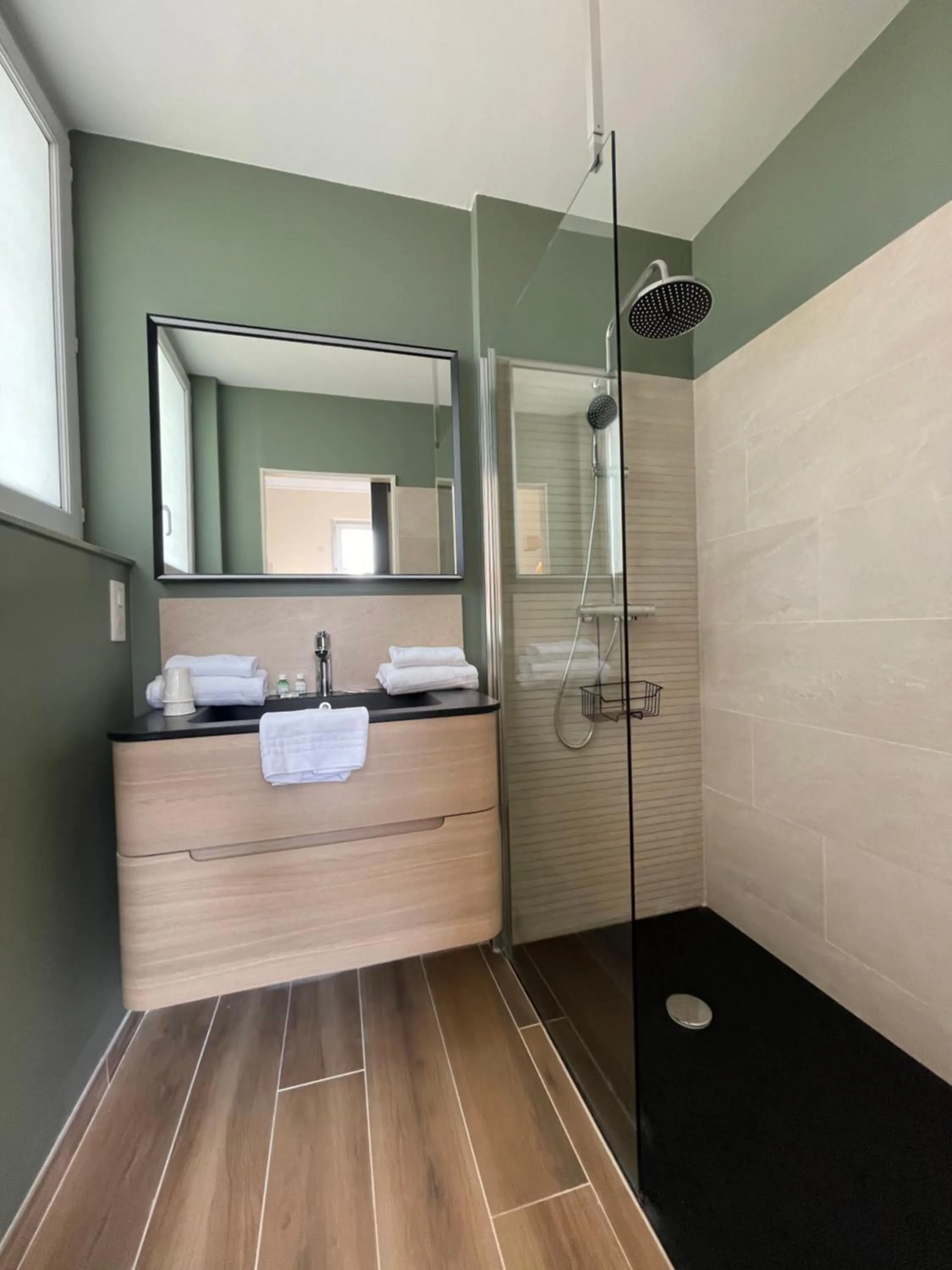 Shower in Hôtel du Golf Saint Lazare