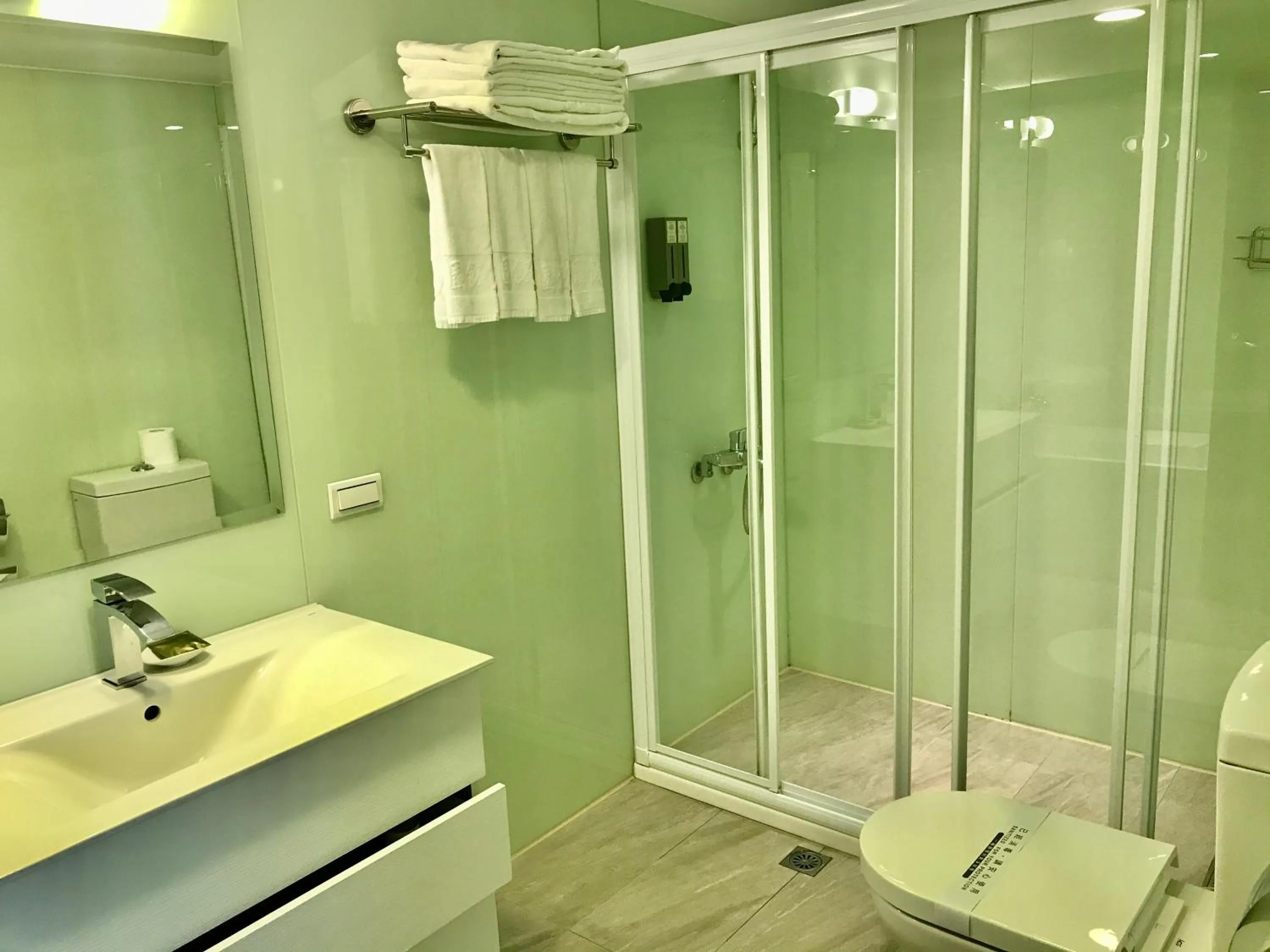Shower in Golden Garden Hotel