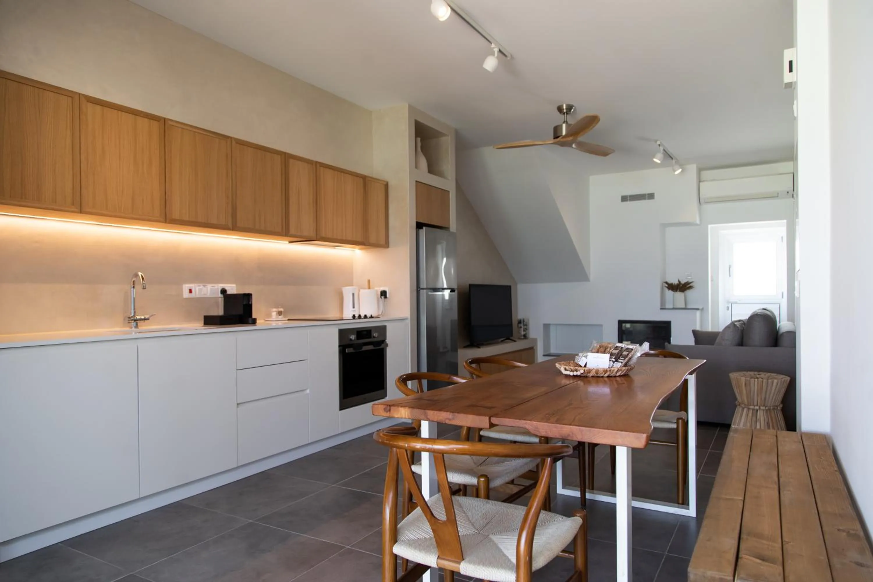 Elya Beach Luxury Suites