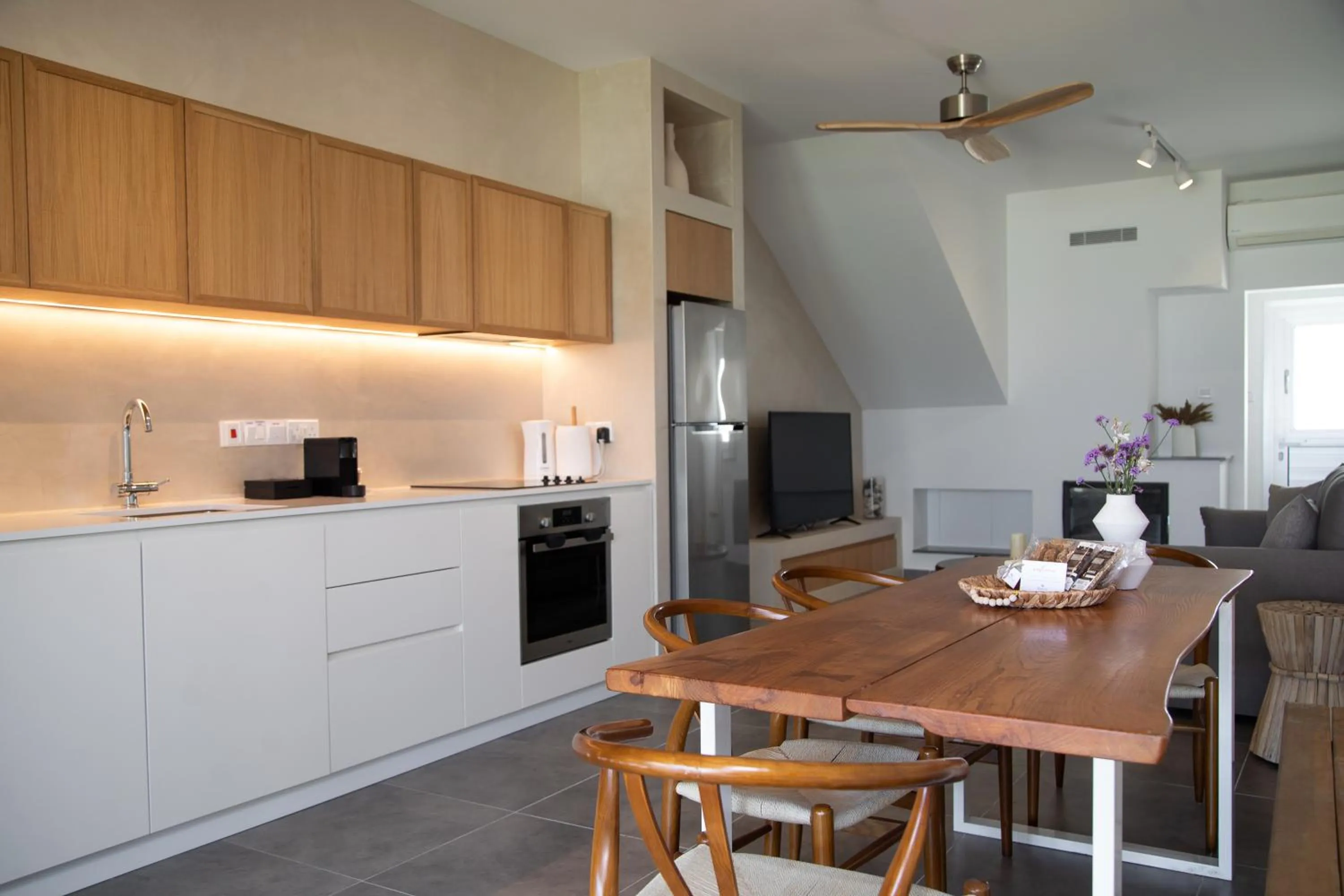 Elya Beach Luxury Suites