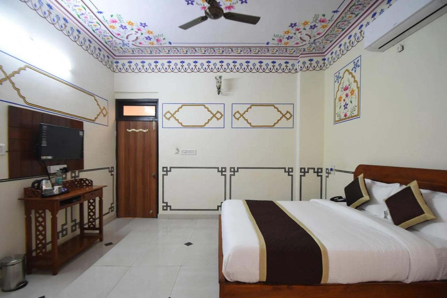 Bedroom, Bed in Virasat Mahal Heritage Hotel-Jaipur City Center
