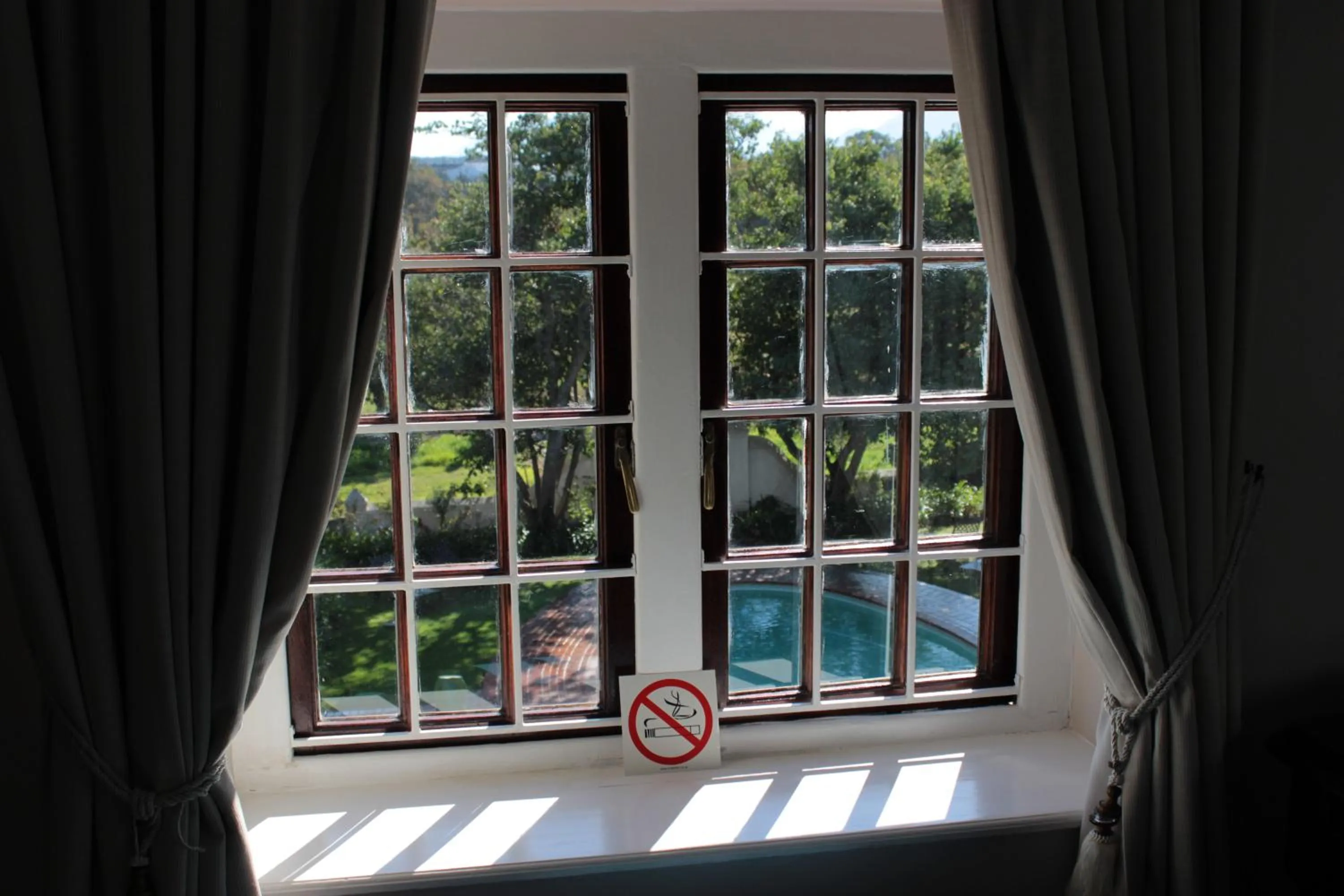 Pool view in Vredenburg Manor House