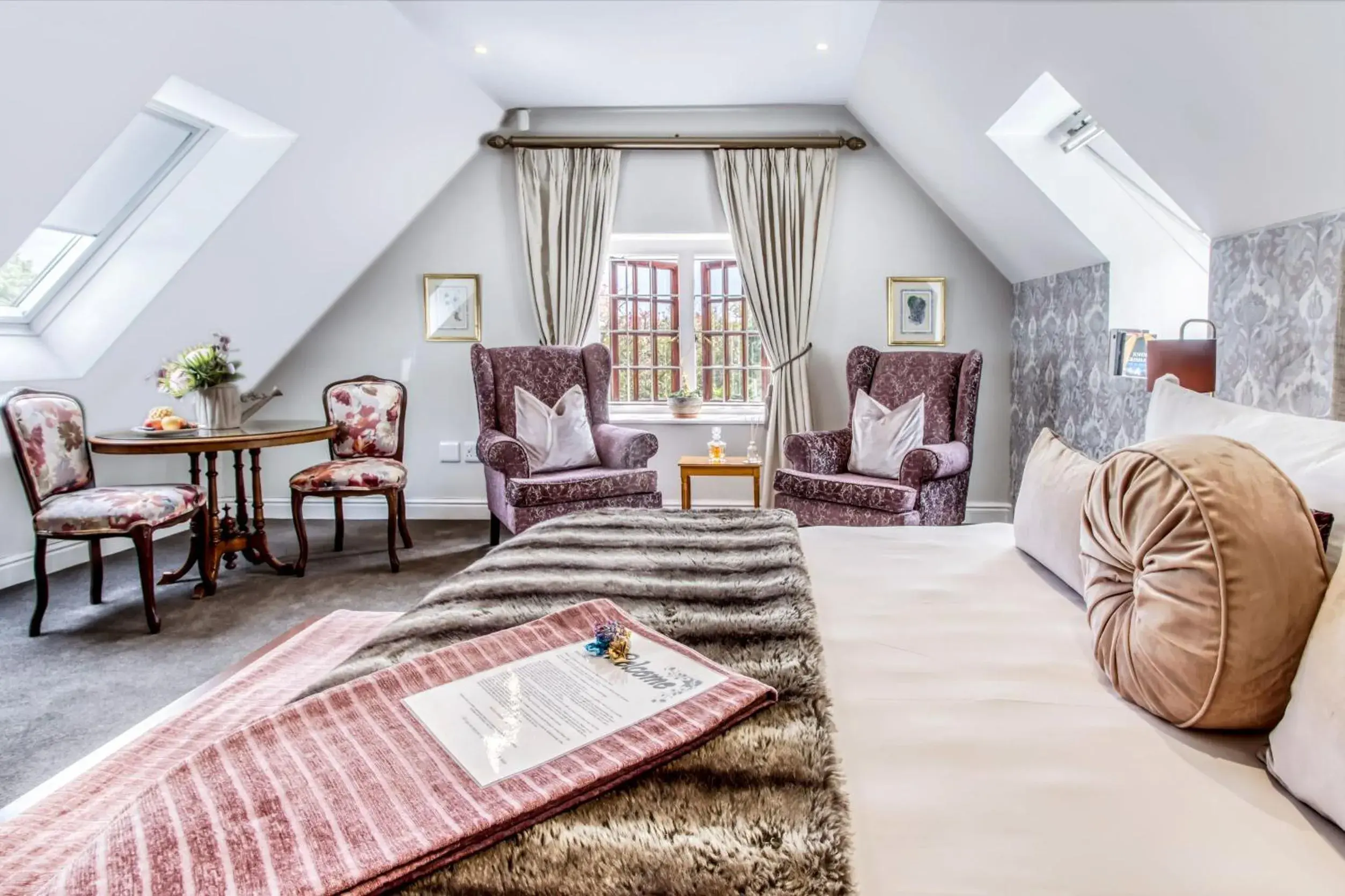 Deluxe King Room - single occupancy in Vredenburg Manor House Deluxe King Room - single occupancy in Vredenburg Manor House