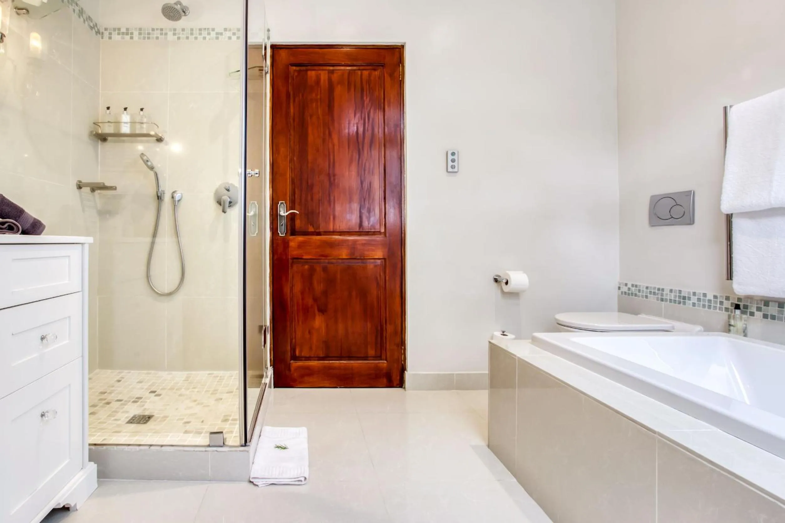 Bathroom in Vredenburg Manor House
