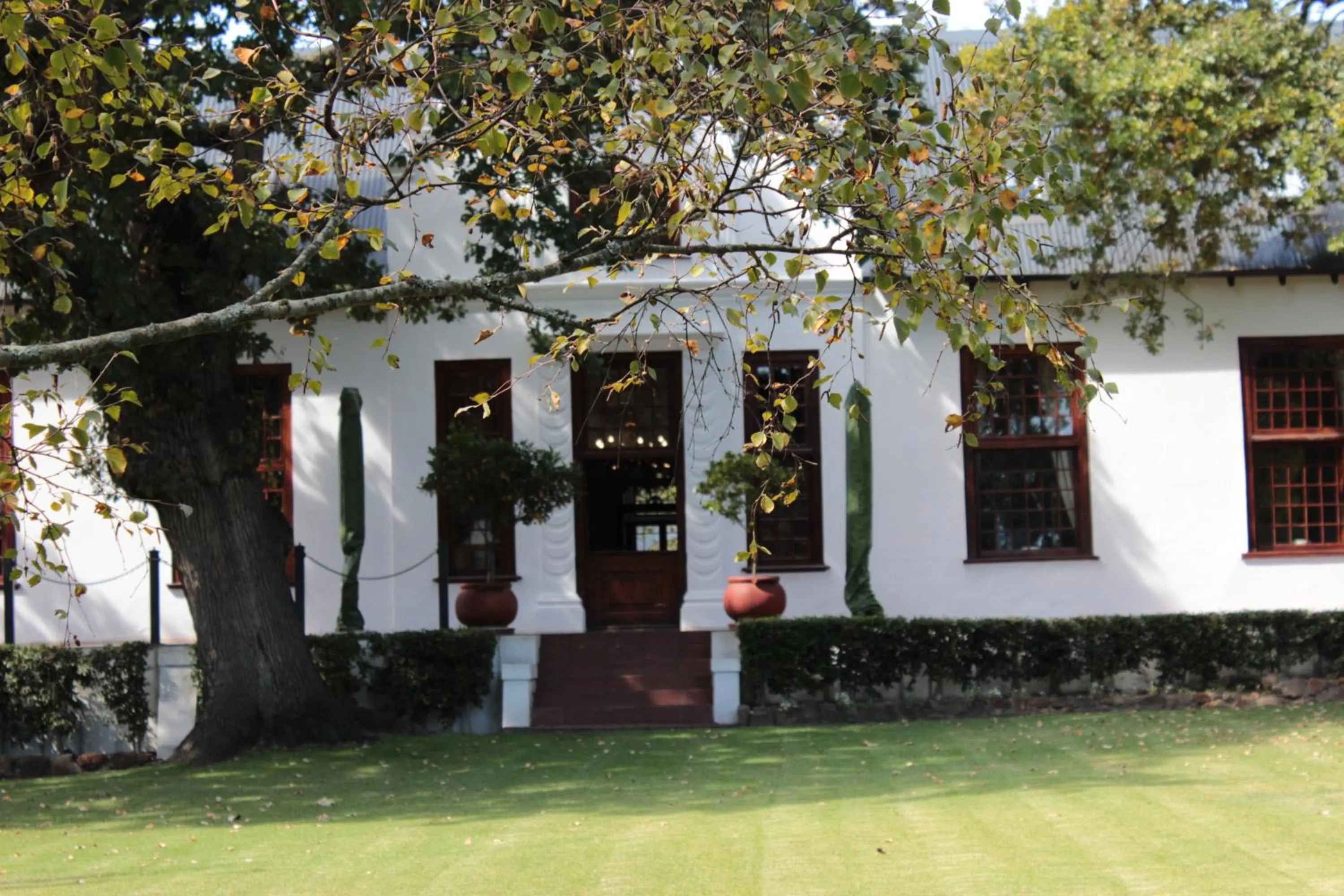 Facade/entrance in Vredenburg Manor House