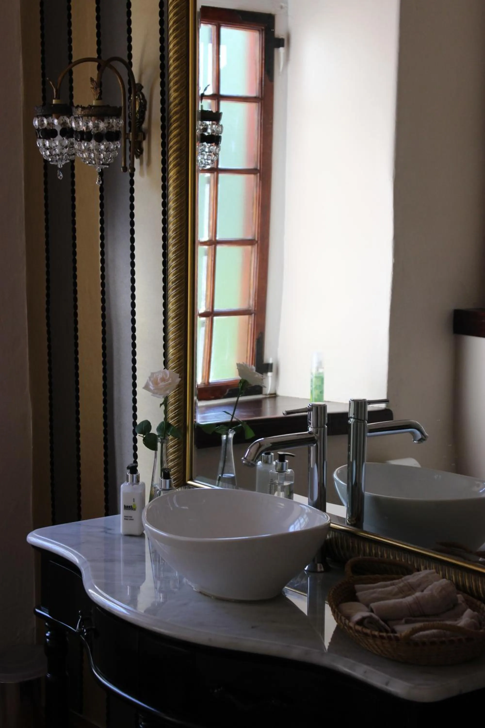 Area and facilities in Vredenburg Manor House