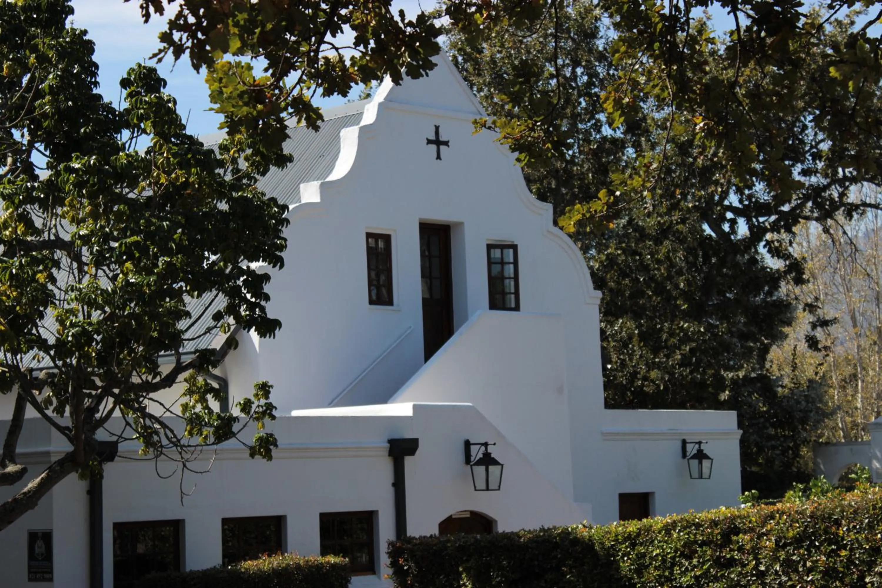Property building in Vredenburg Manor House