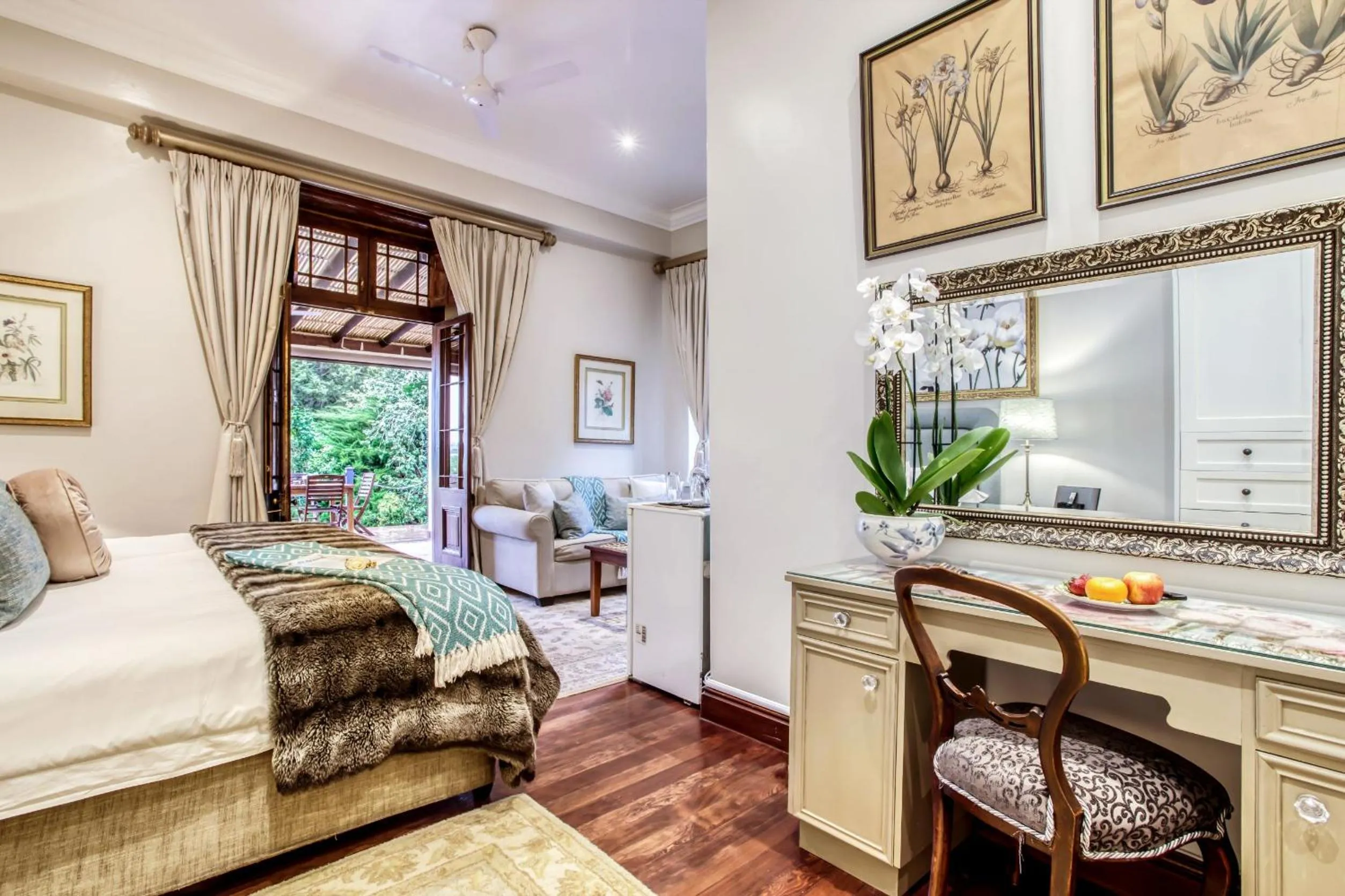 Bedroom, Bed in Vredenburg Manor House