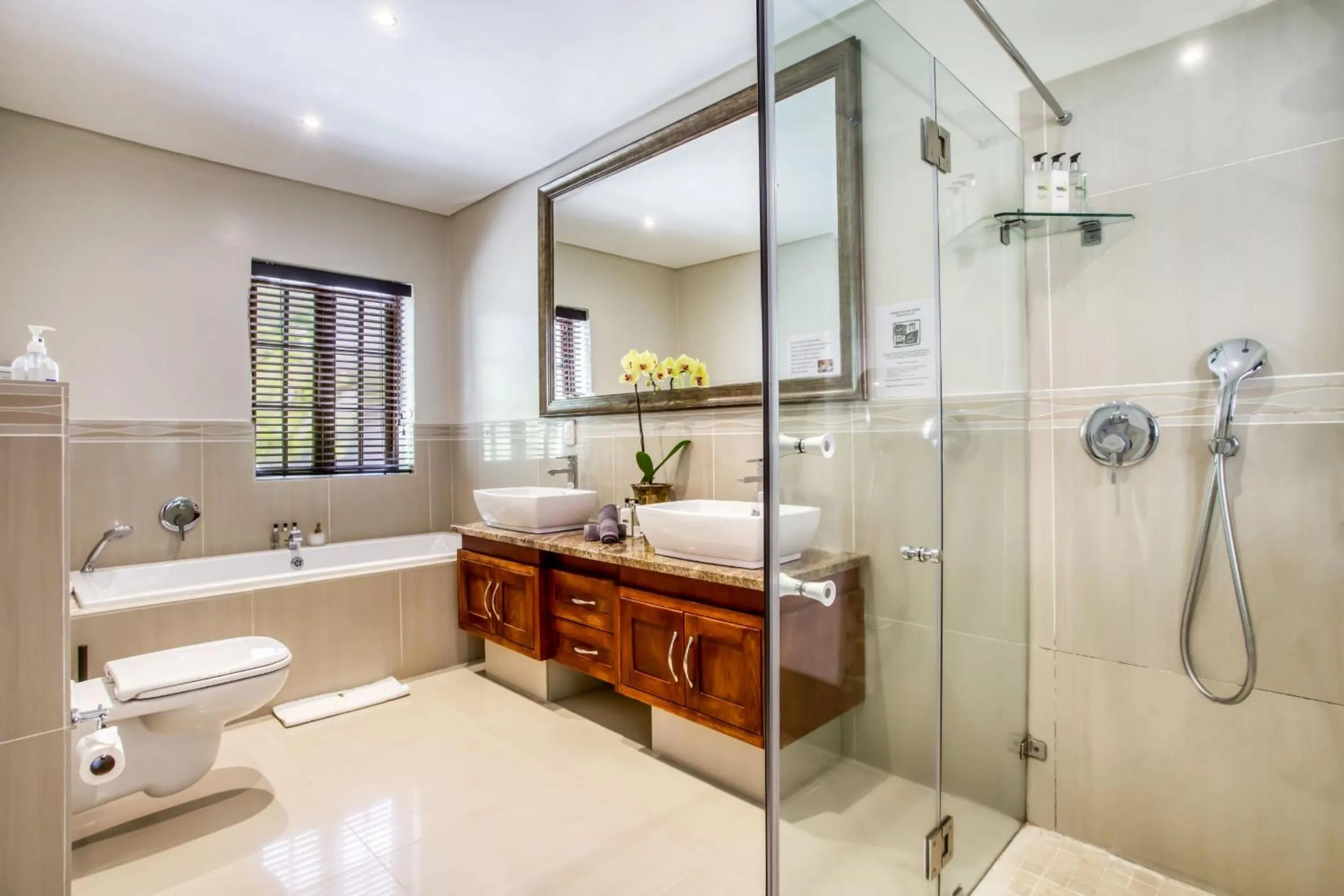 Bathroom in Vredenburg Manor House