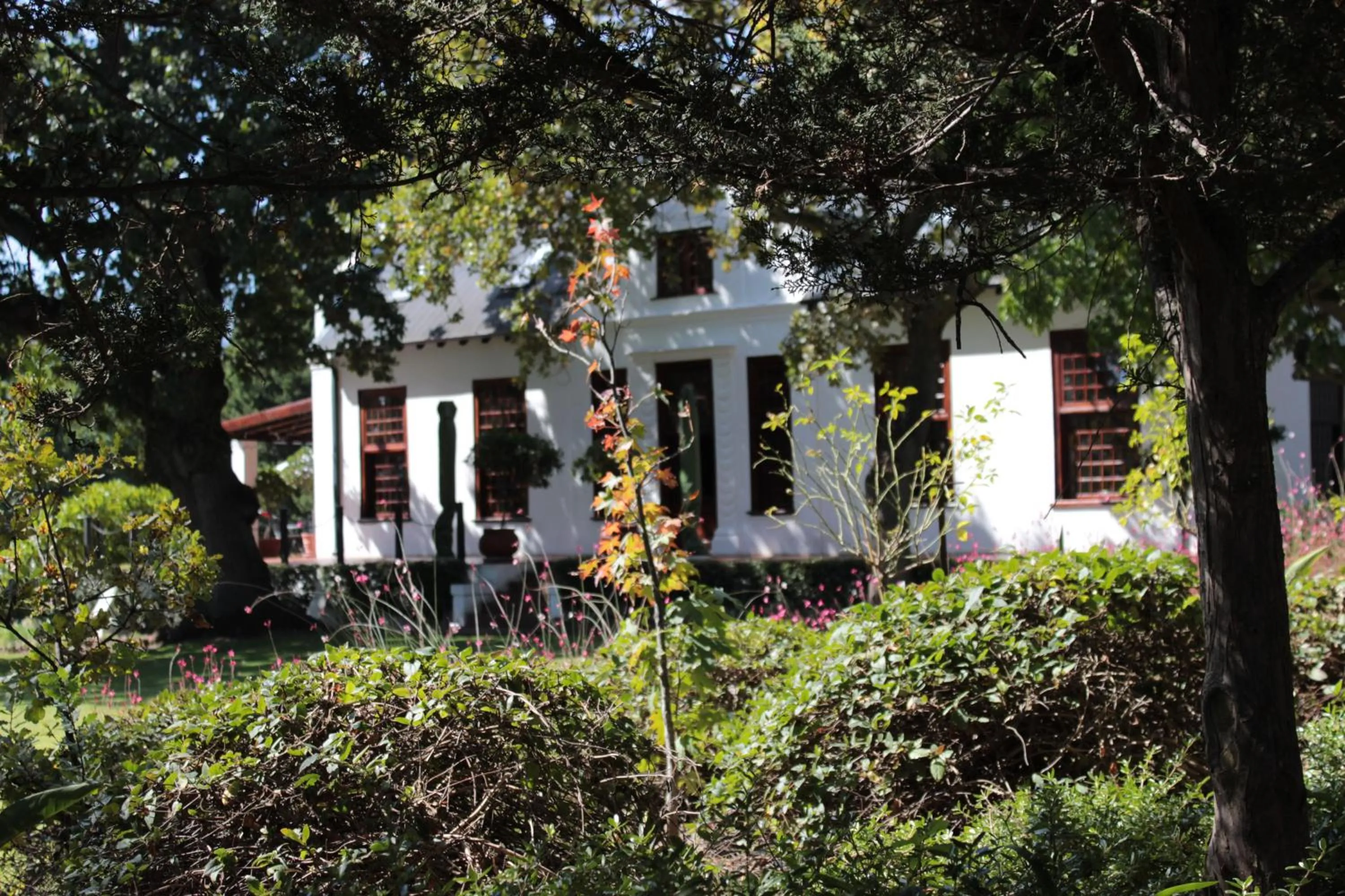 Facade/entrance in Vredenburg Manor House