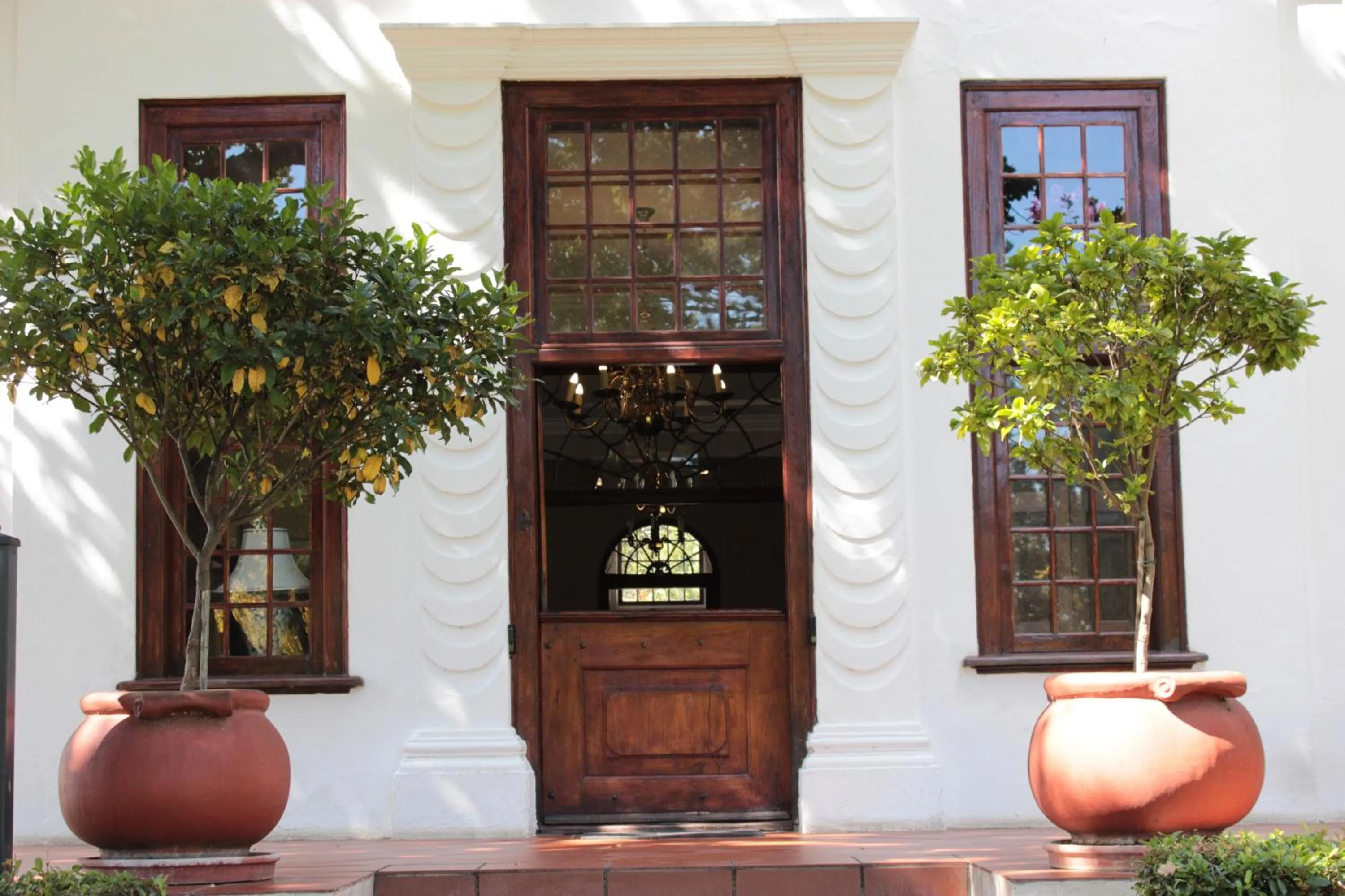 Facade/entrance in Vredenburg Manor House
