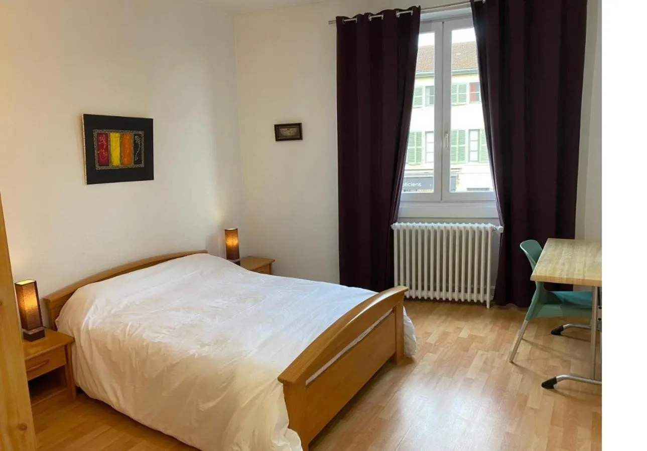 Bedroom, Bed in Hôtel Brasserie Le Lion d'Or