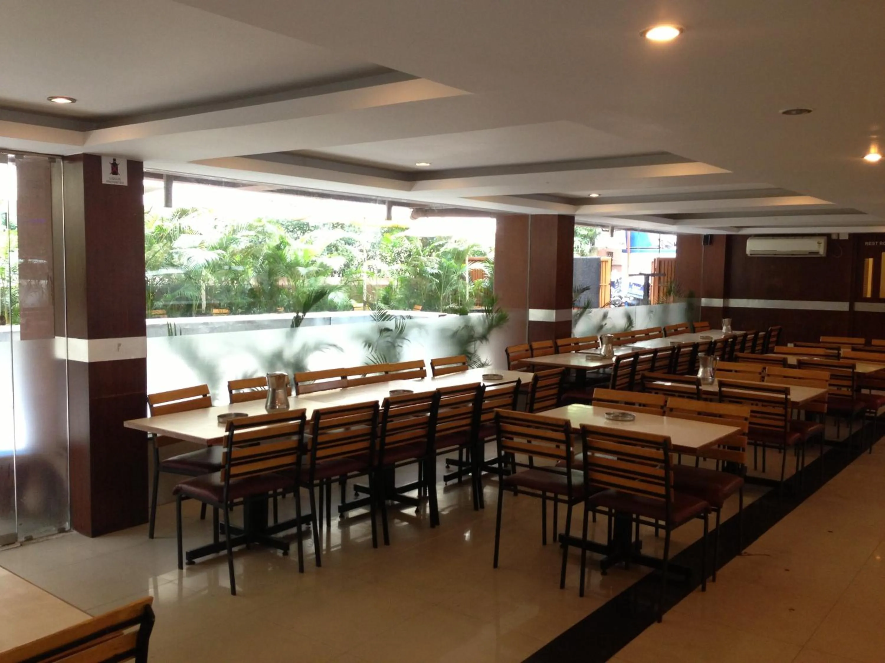 Restaurant/places to eat in Hotel Noor Empire International Kormangala