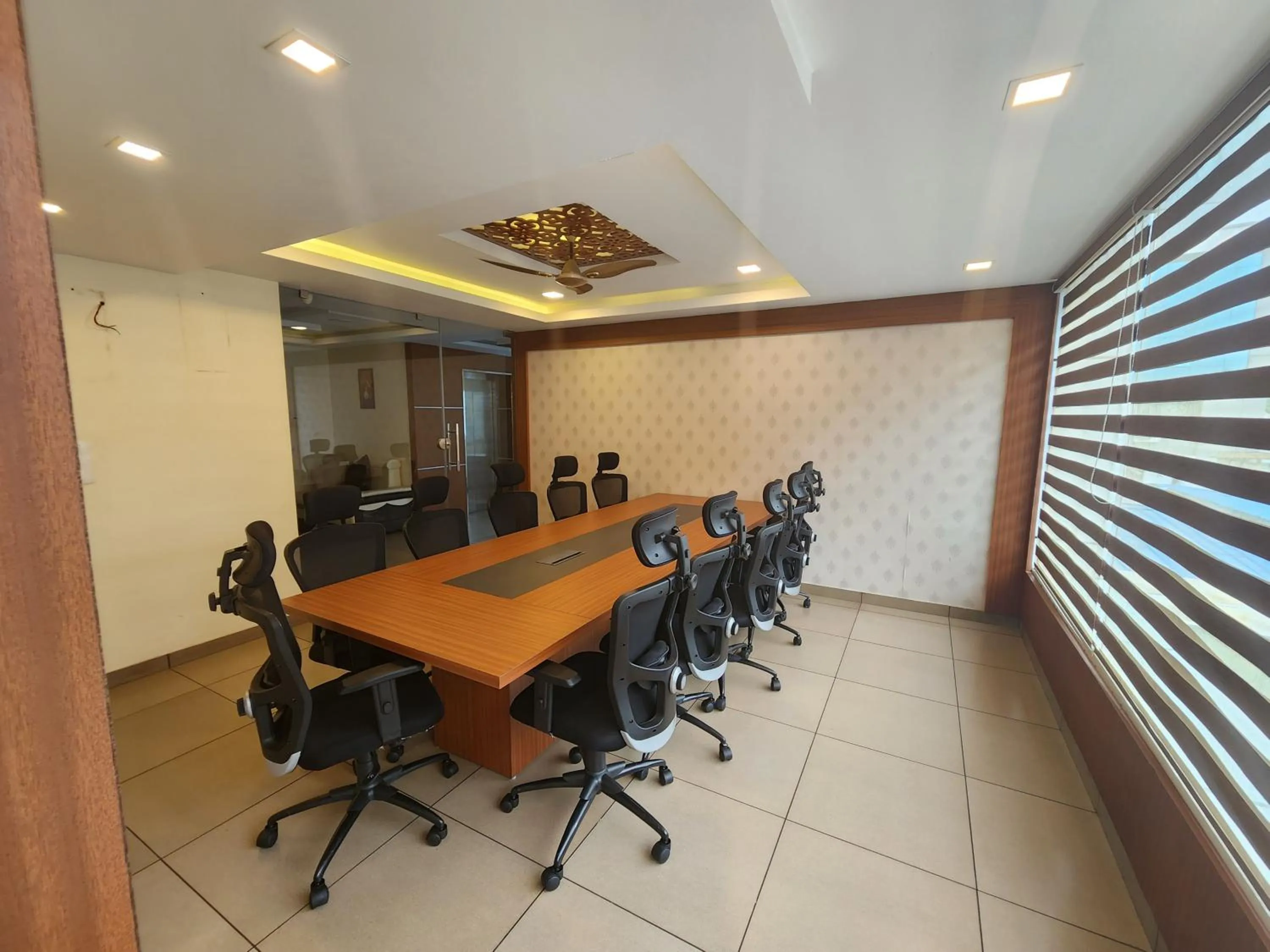 Business facilities in The Crescent Suites