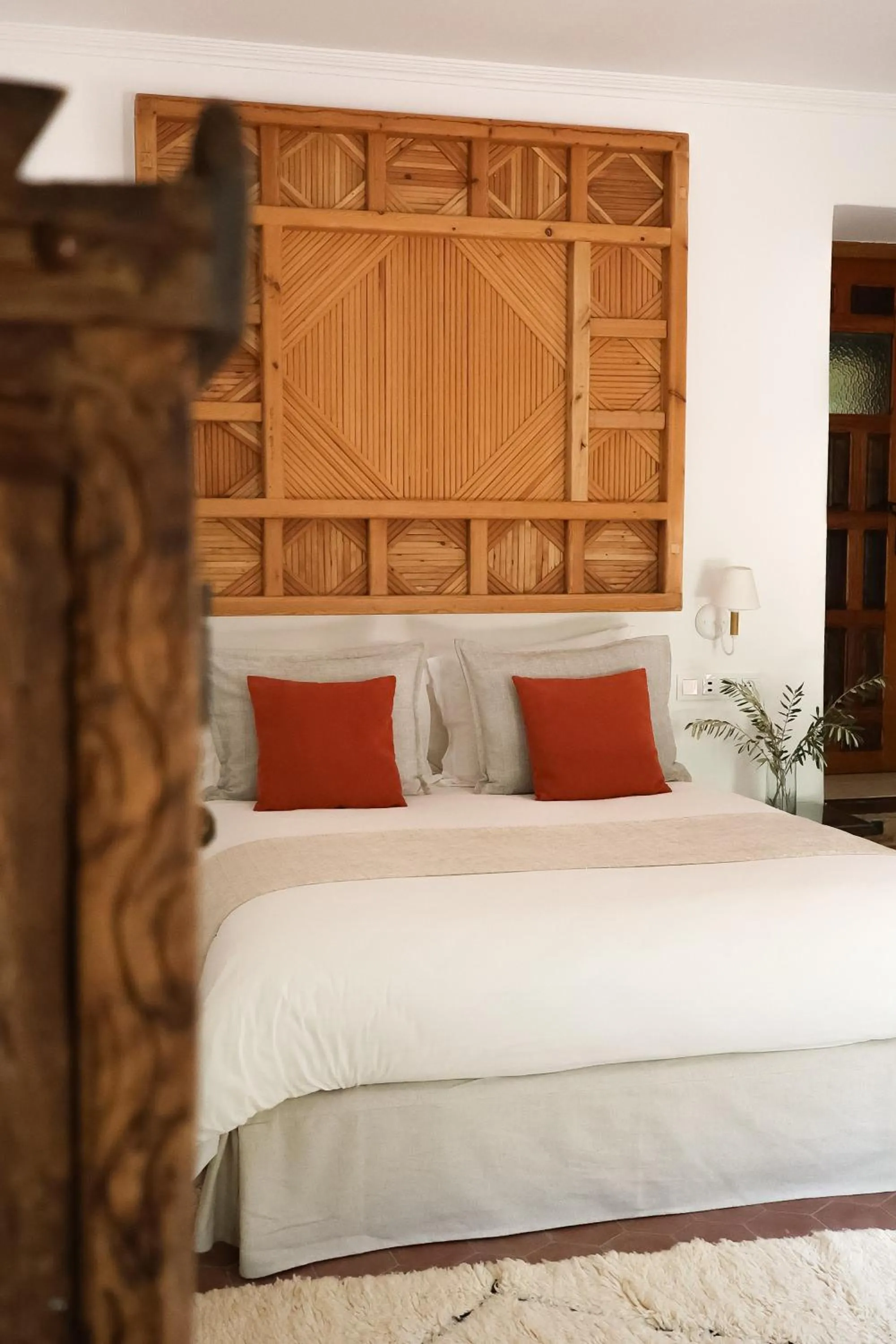 Property building, Bed in Domaine de la Roseraie Resort