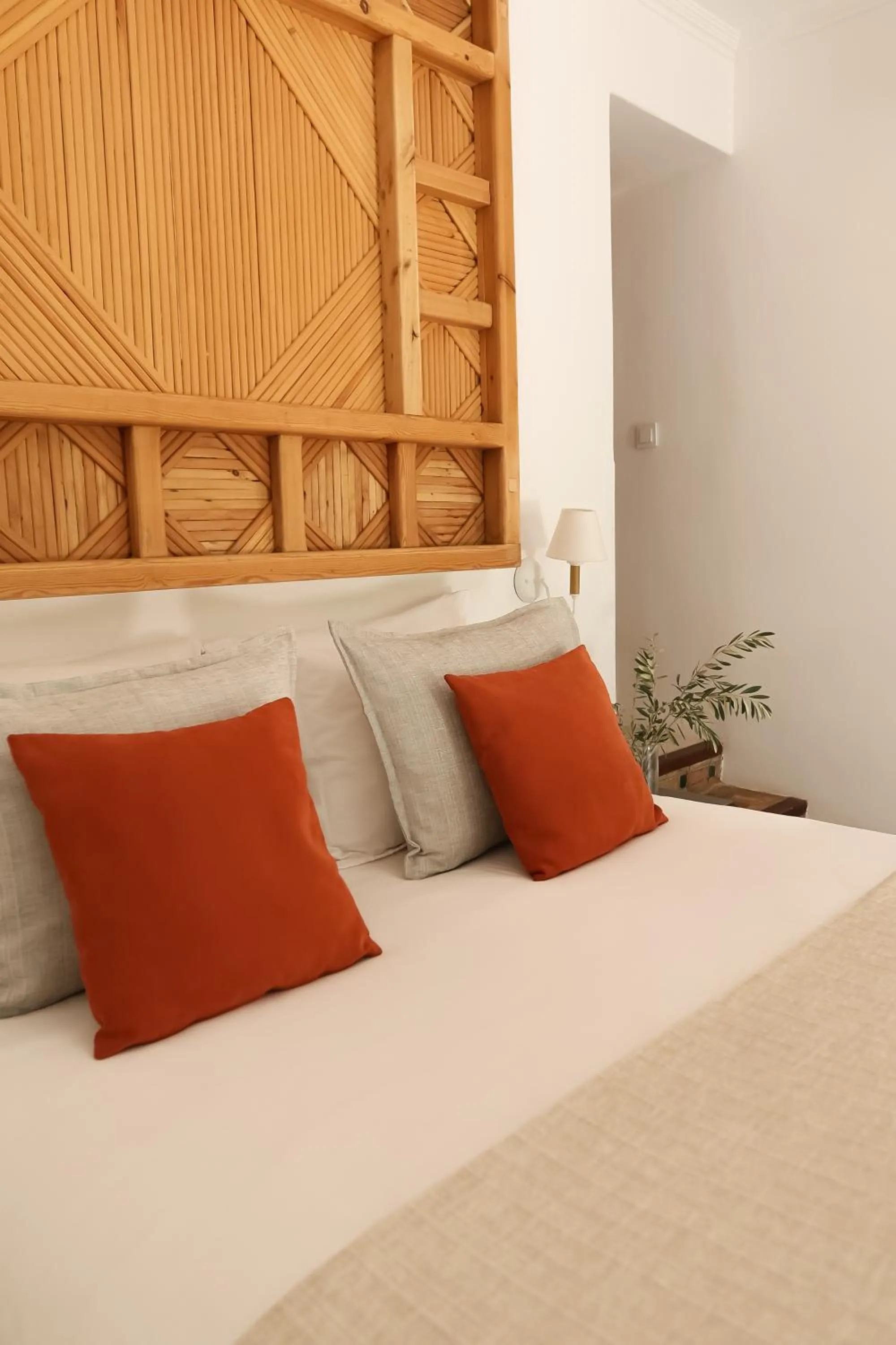 Property building, Bed in Domaine de la Roseraie Resort