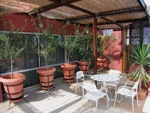 Restaurant/places to eat in Diana Hotel