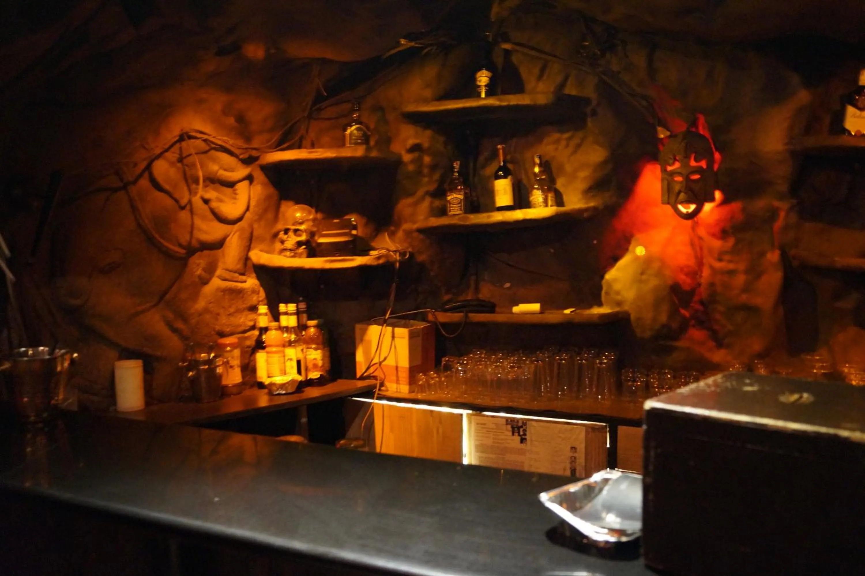 Restaurant/places to eat in The President Hotel