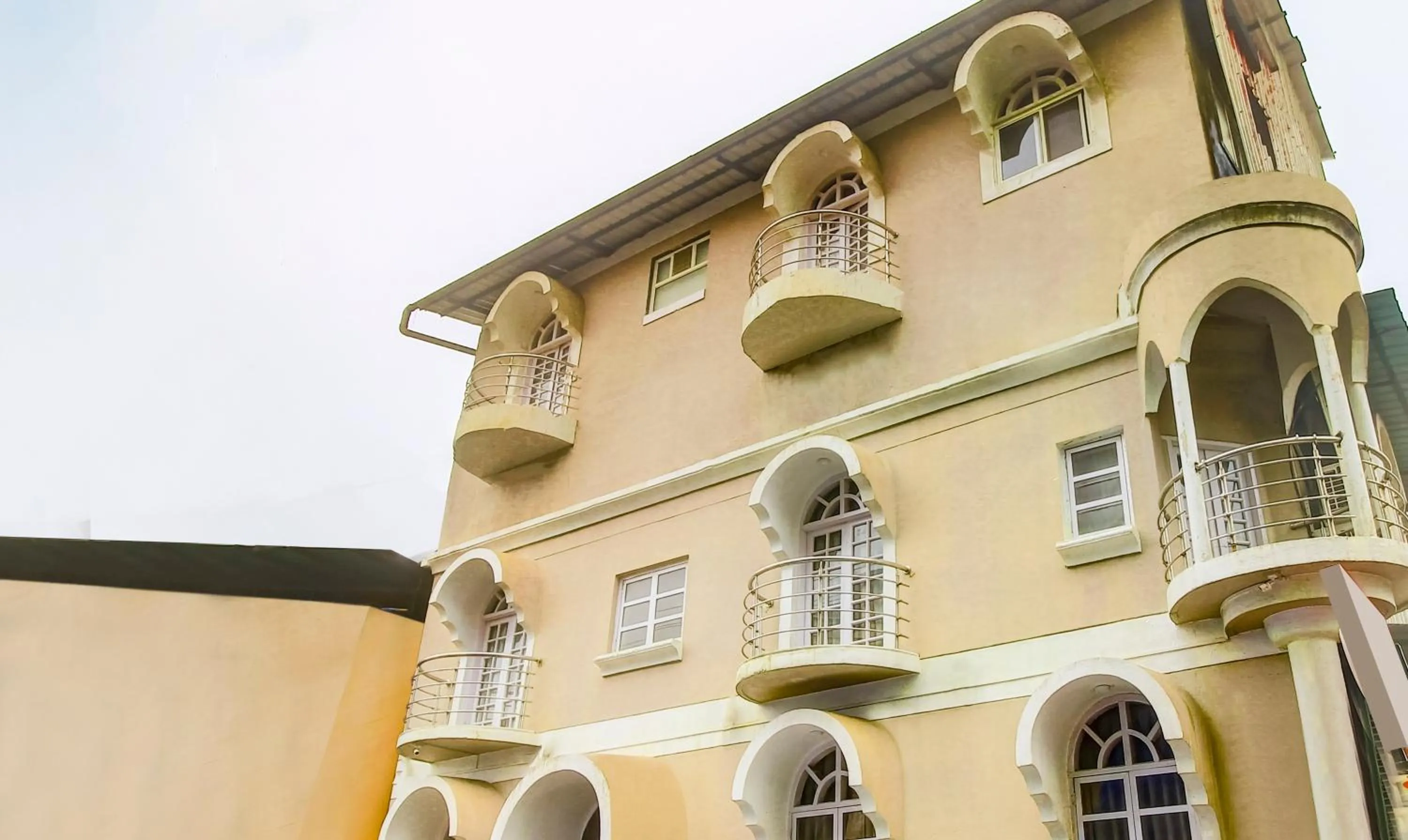 Property building in Itsy Hotel New Retreat - Main Market, Mahabaleshwar