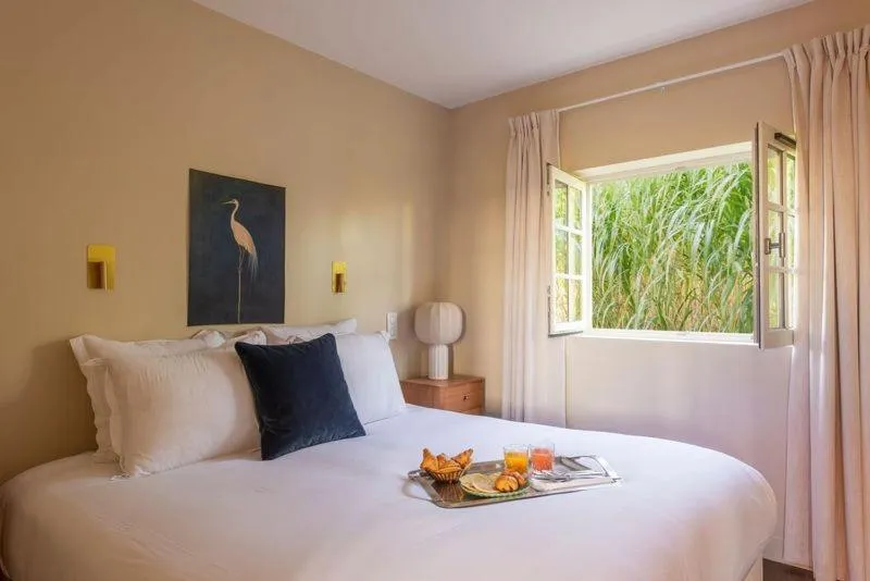 Bed in Domaine de Bellevue, The Originals Relais