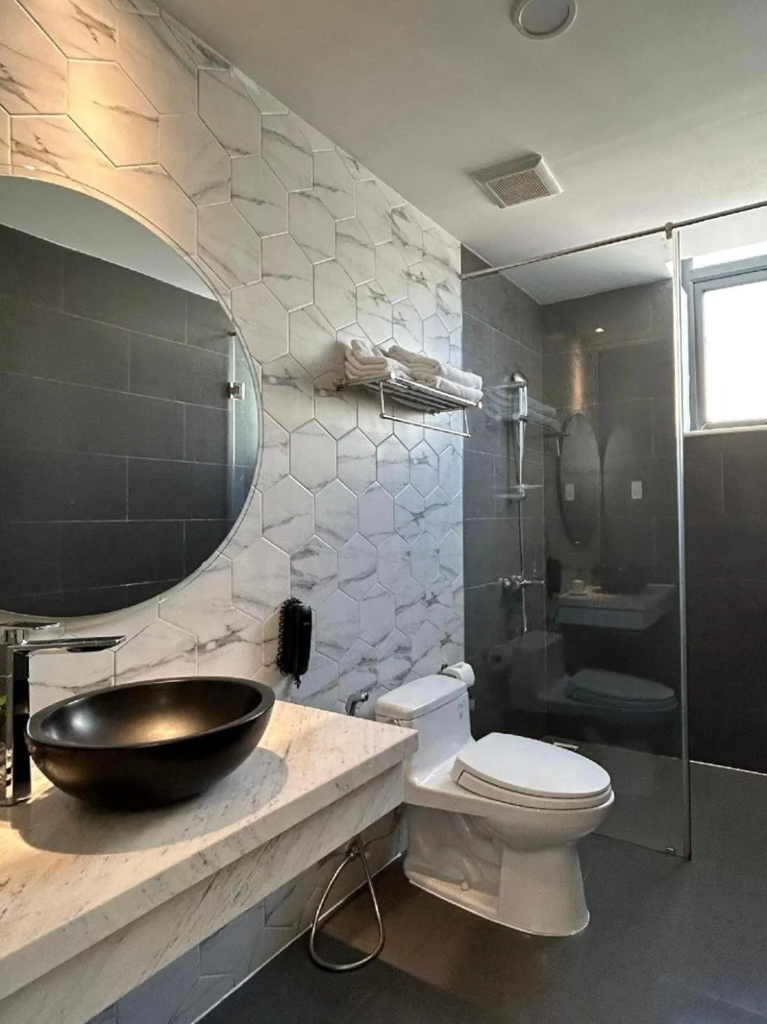 Toilet in Len's Hotel