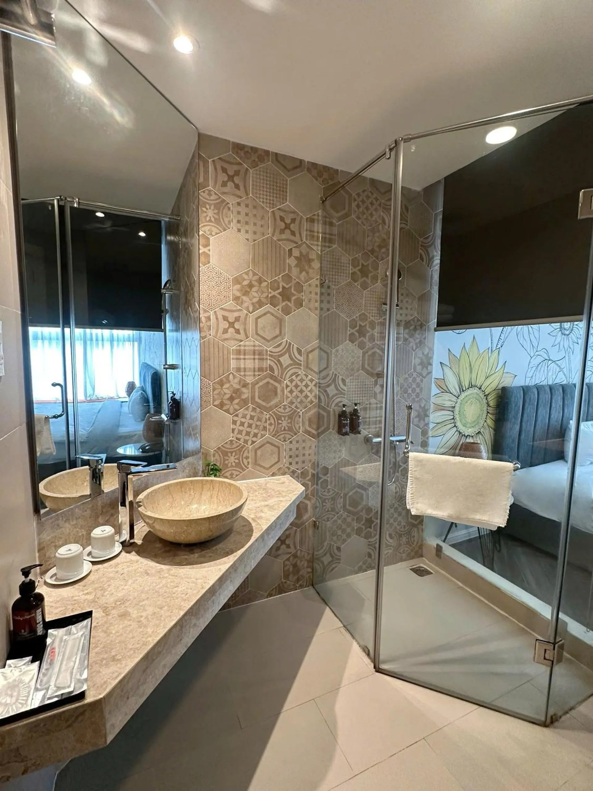 Toilet in Len's Hotel