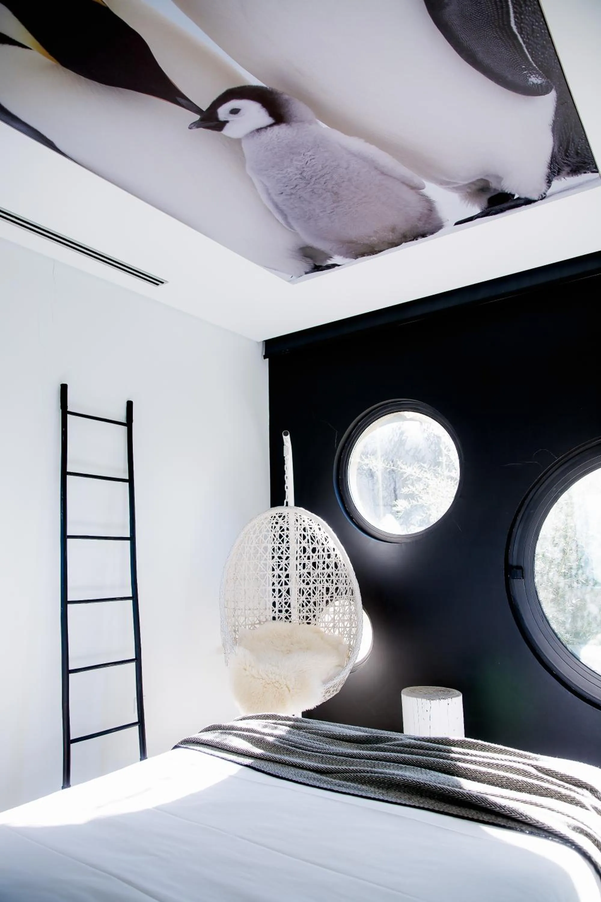 Bedroom, Bed in Cooking and Nature - Emotional Hotel