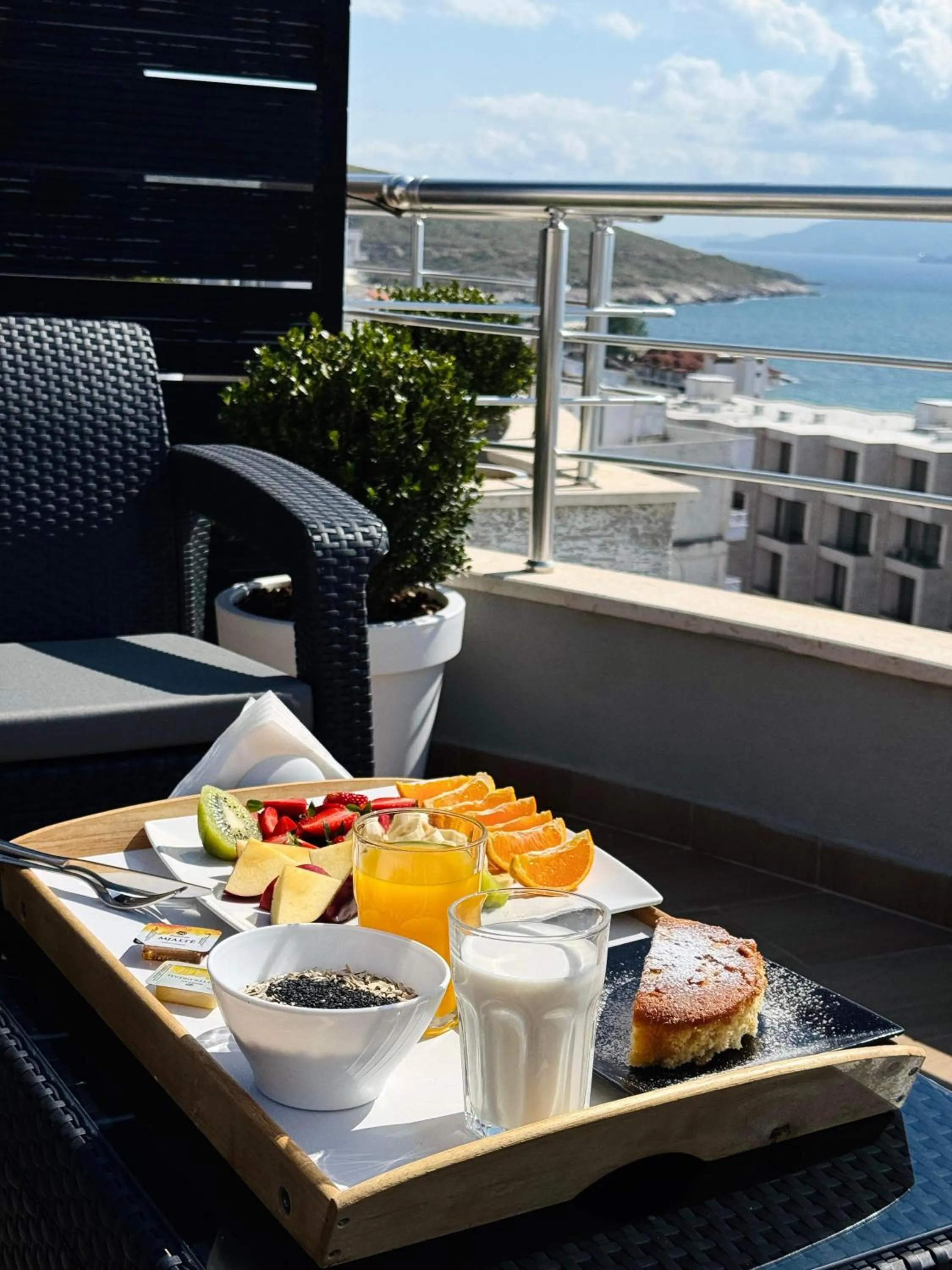 Day in Hotel Blue Sky