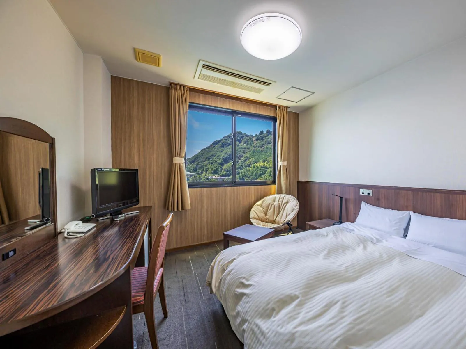 View (from property/room), Bed in Hotel Nami