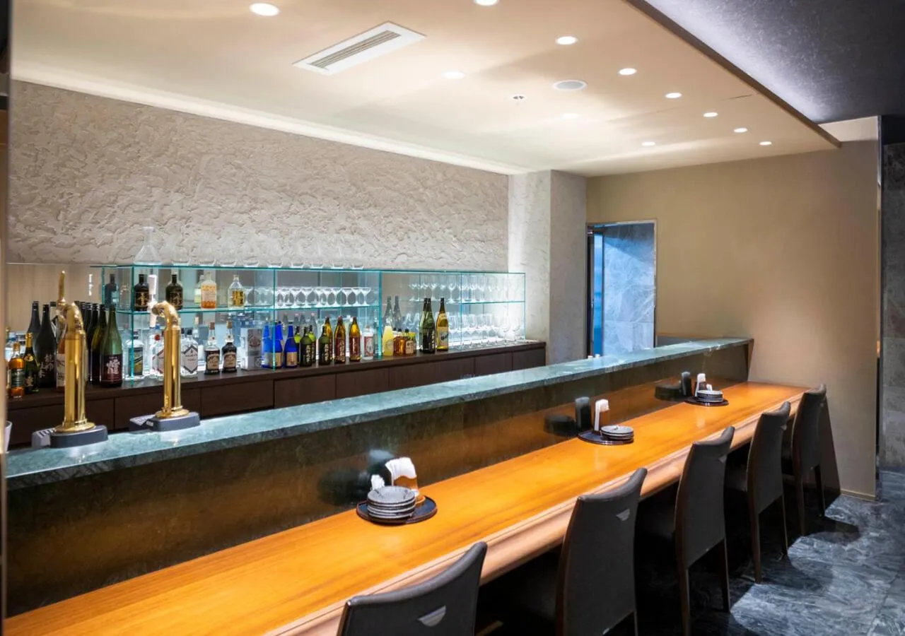 Restaurant/places to eat in Hotel New Palace