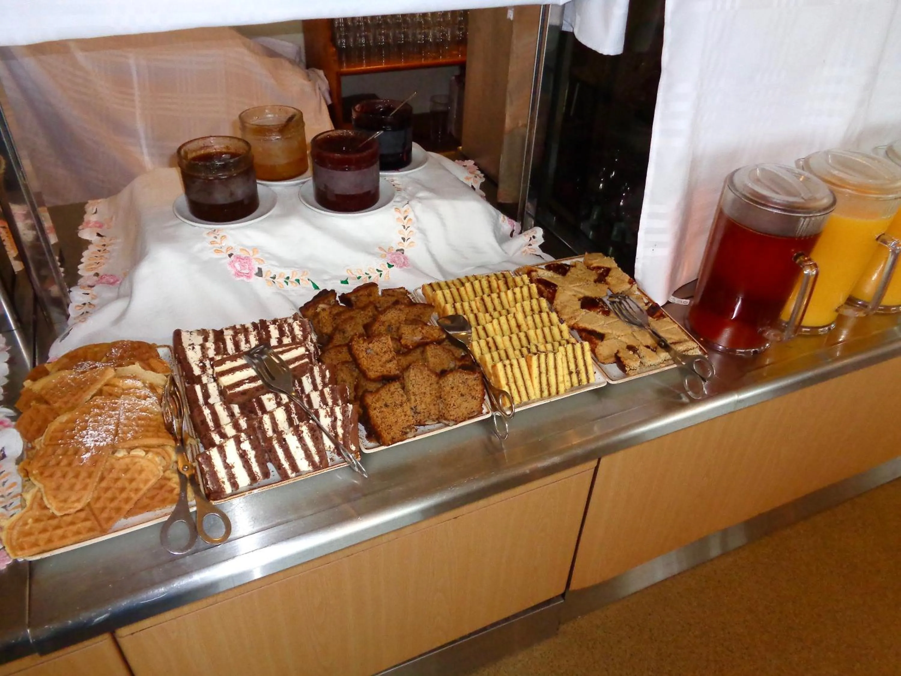 Buffet breakfast in Hali Country Hotel