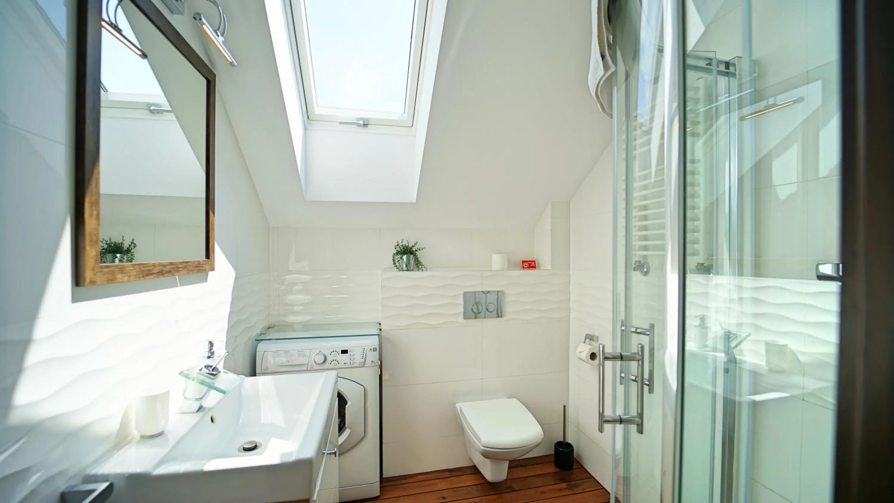 Bathroom in Apartamenty EverySky - Obrońców Pokoju 1D