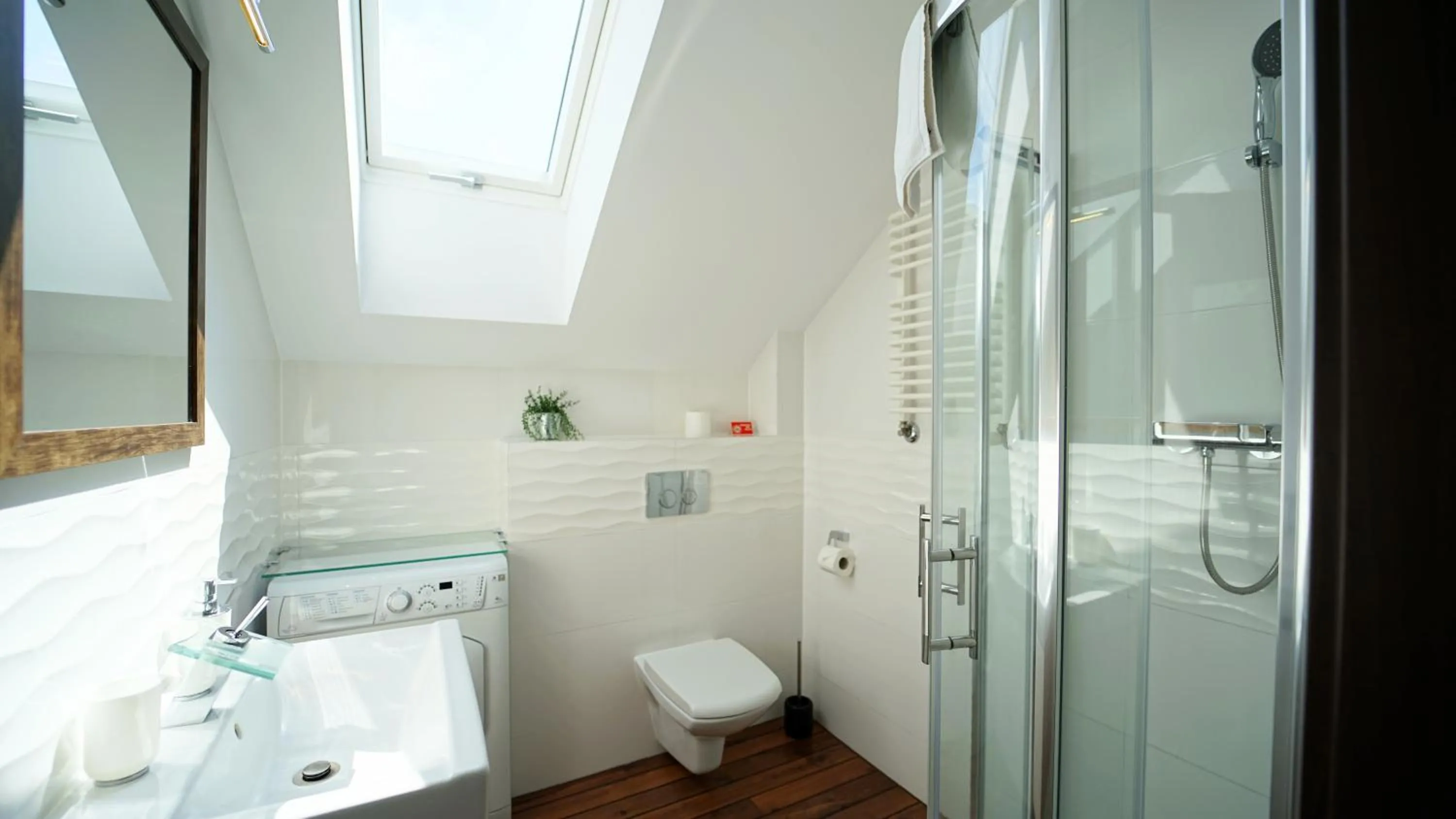 Bathroom in Apartamenty EverySky - Obrońców Pokoju 1D