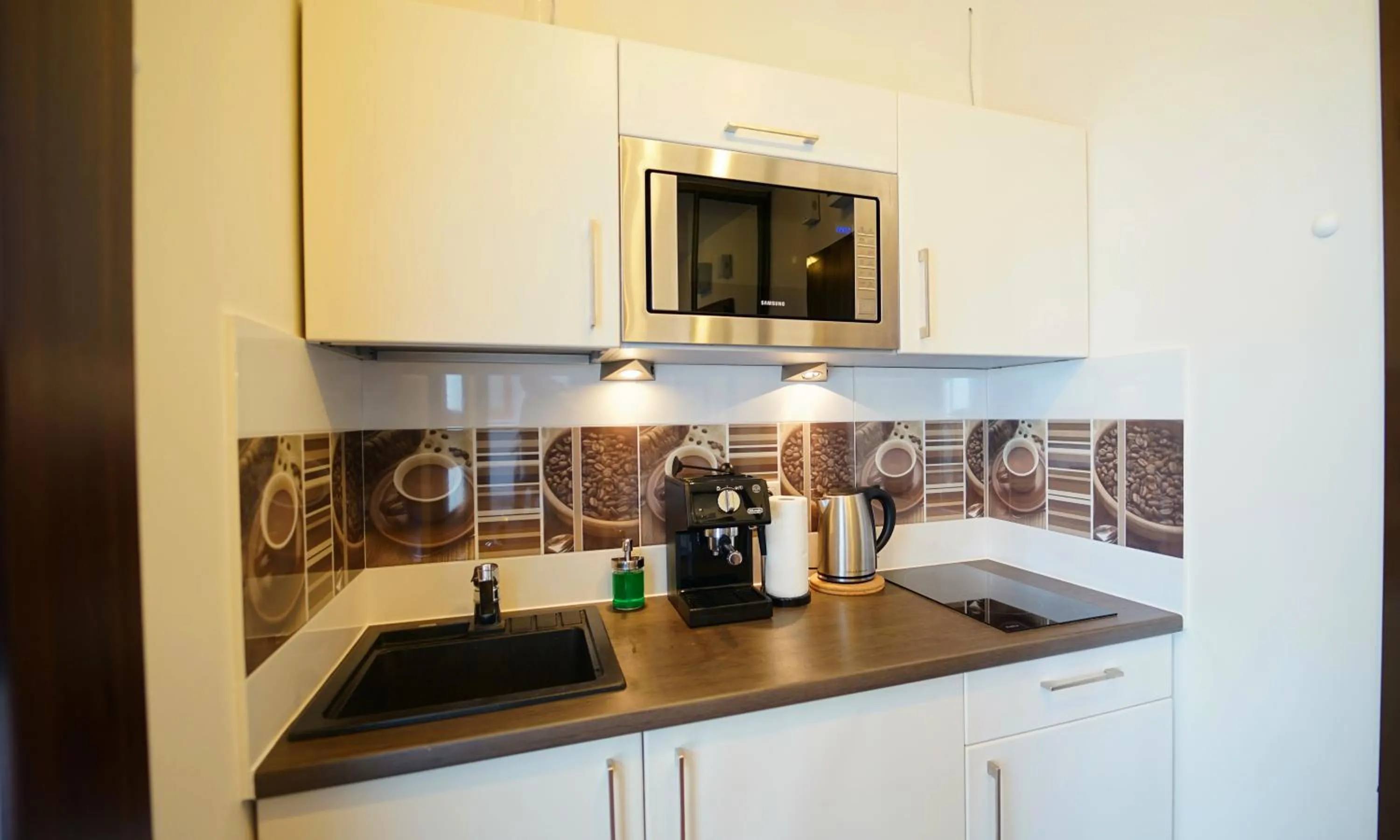 Kitchen or kitchenette in Apartamenty EverySky - Obrońców Pokoju 1D
