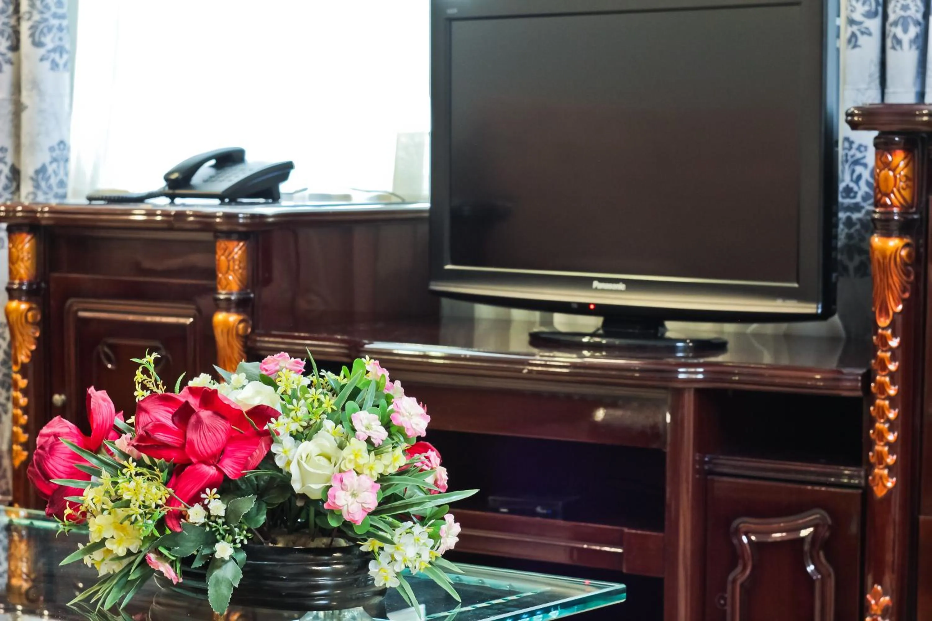 TV and multimedia in Grand Hotel