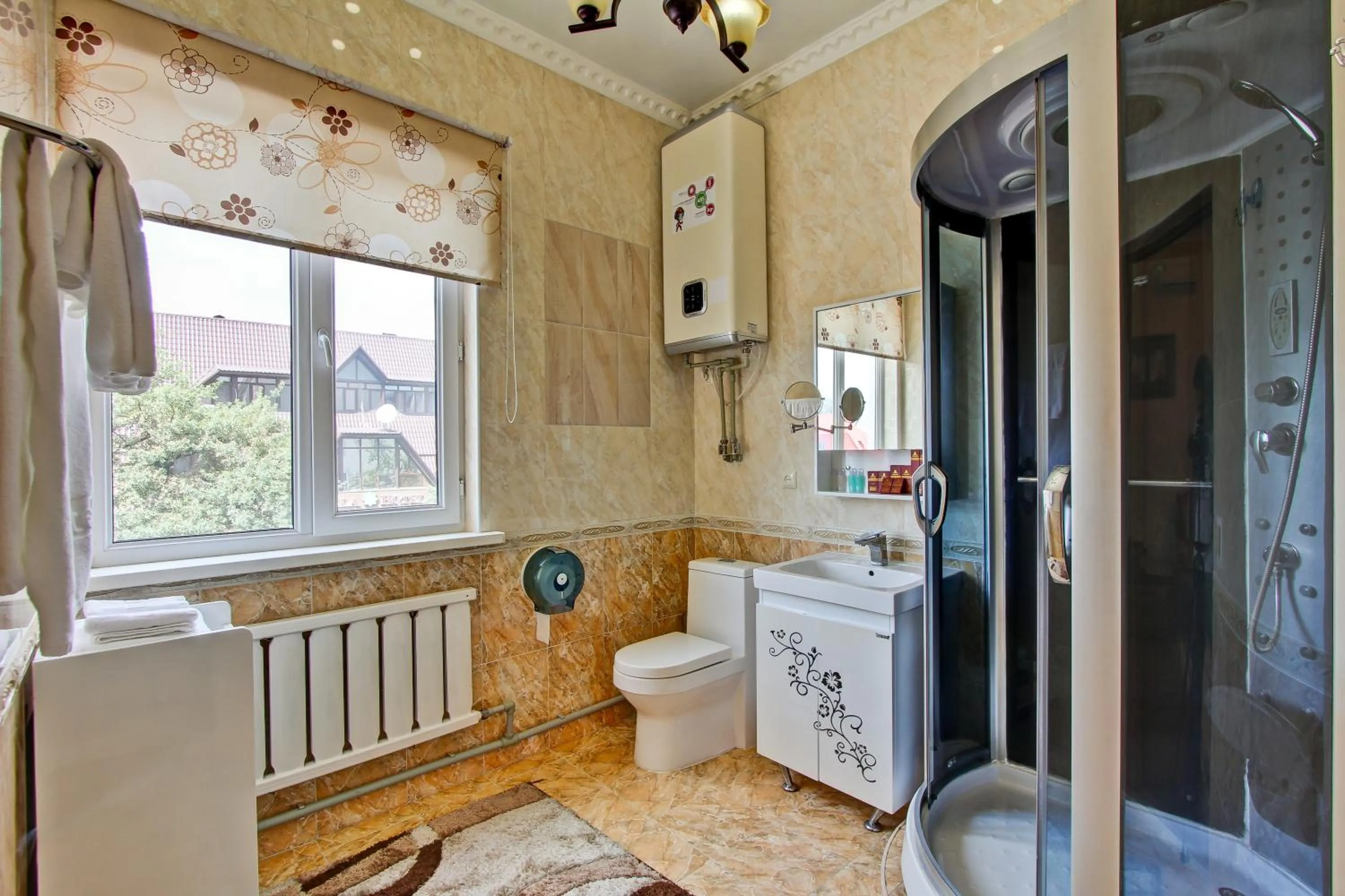 Shower in Grand Hotel