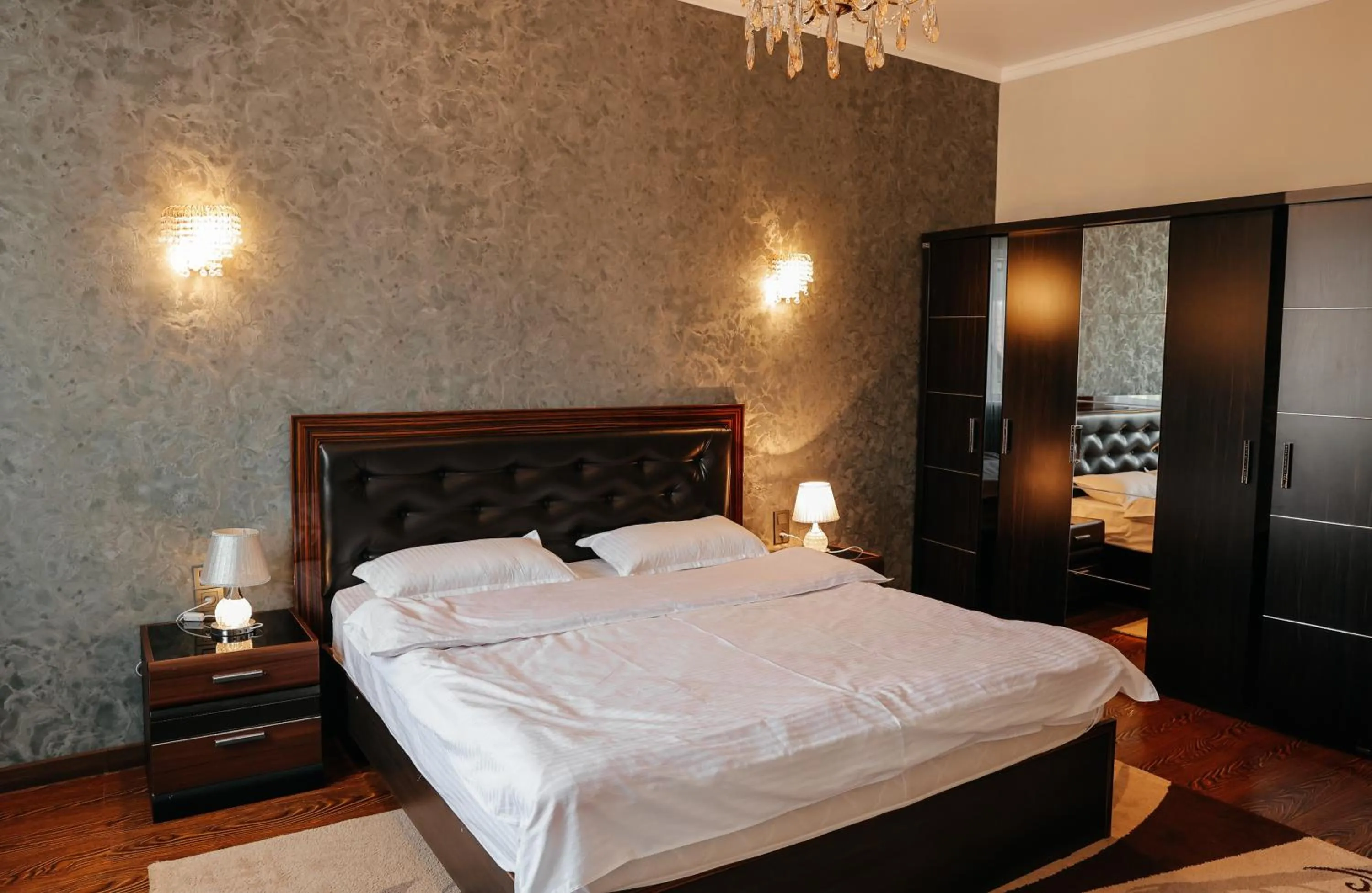 Photo of the whole room, Bed in Grand Hotel