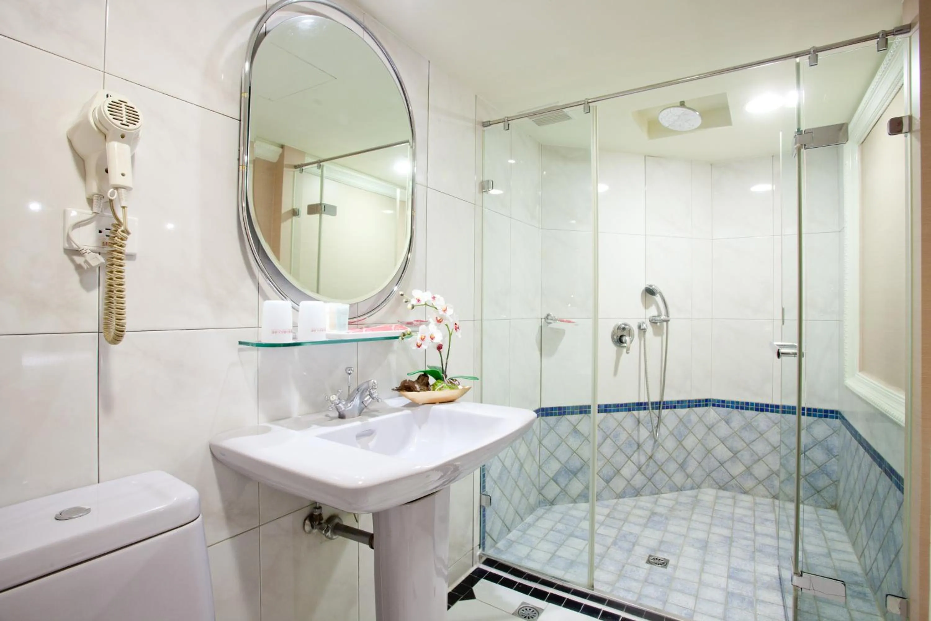 Bathroom in Charming Castle Hotel