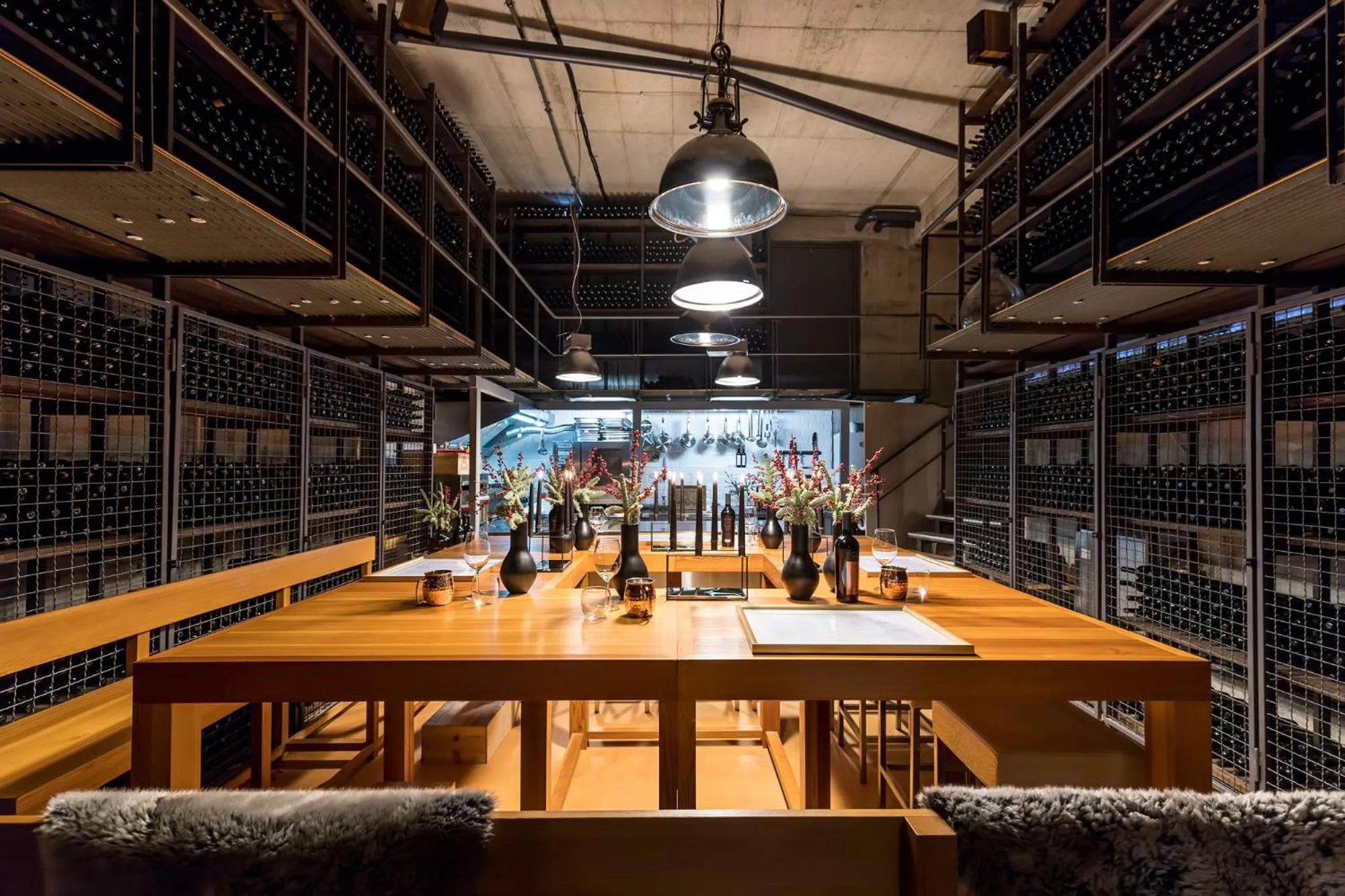 Restaurant/places to eat in MM House - self check-in