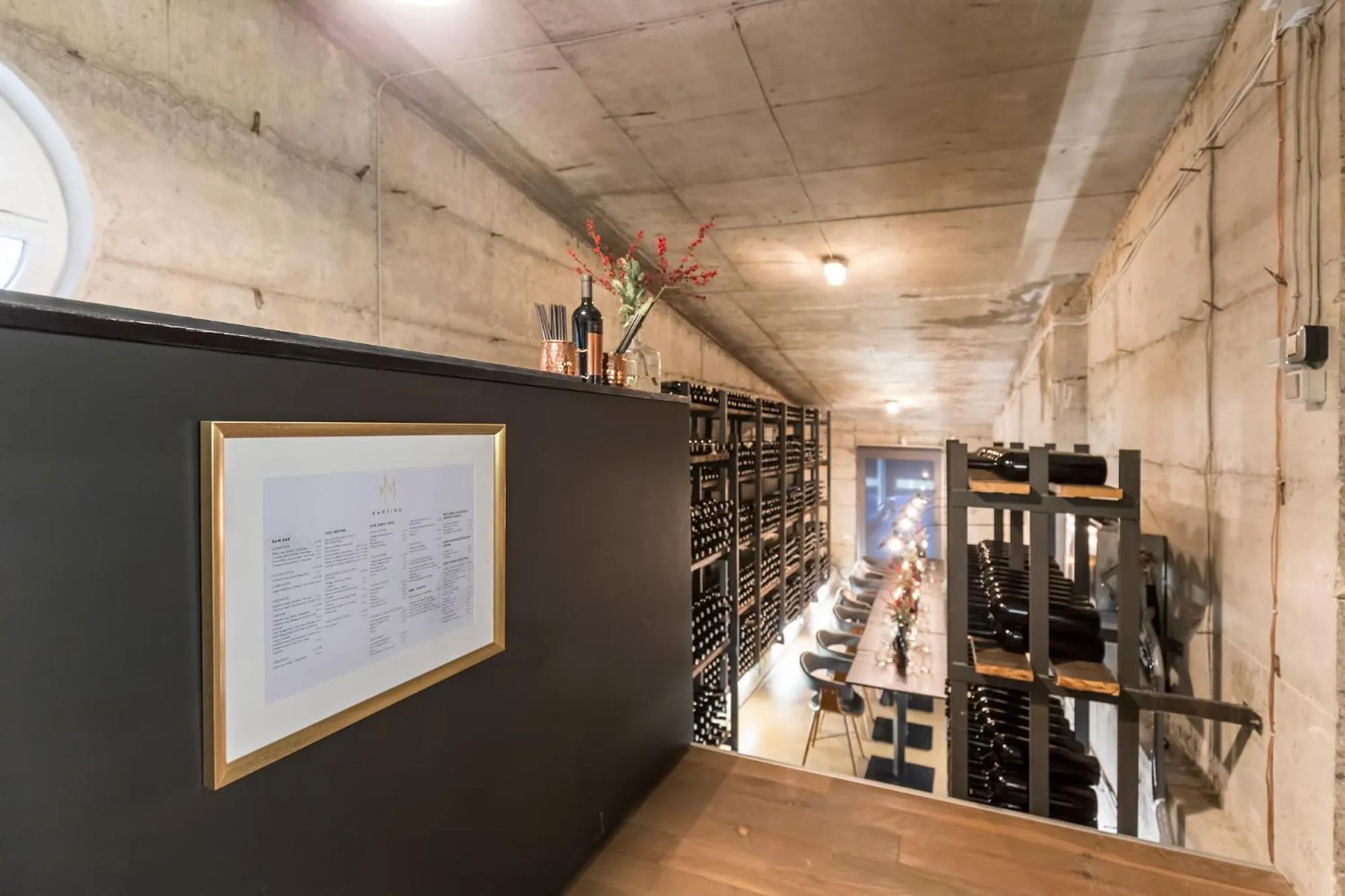 Restaurant/places to eat in MM House - self check-in