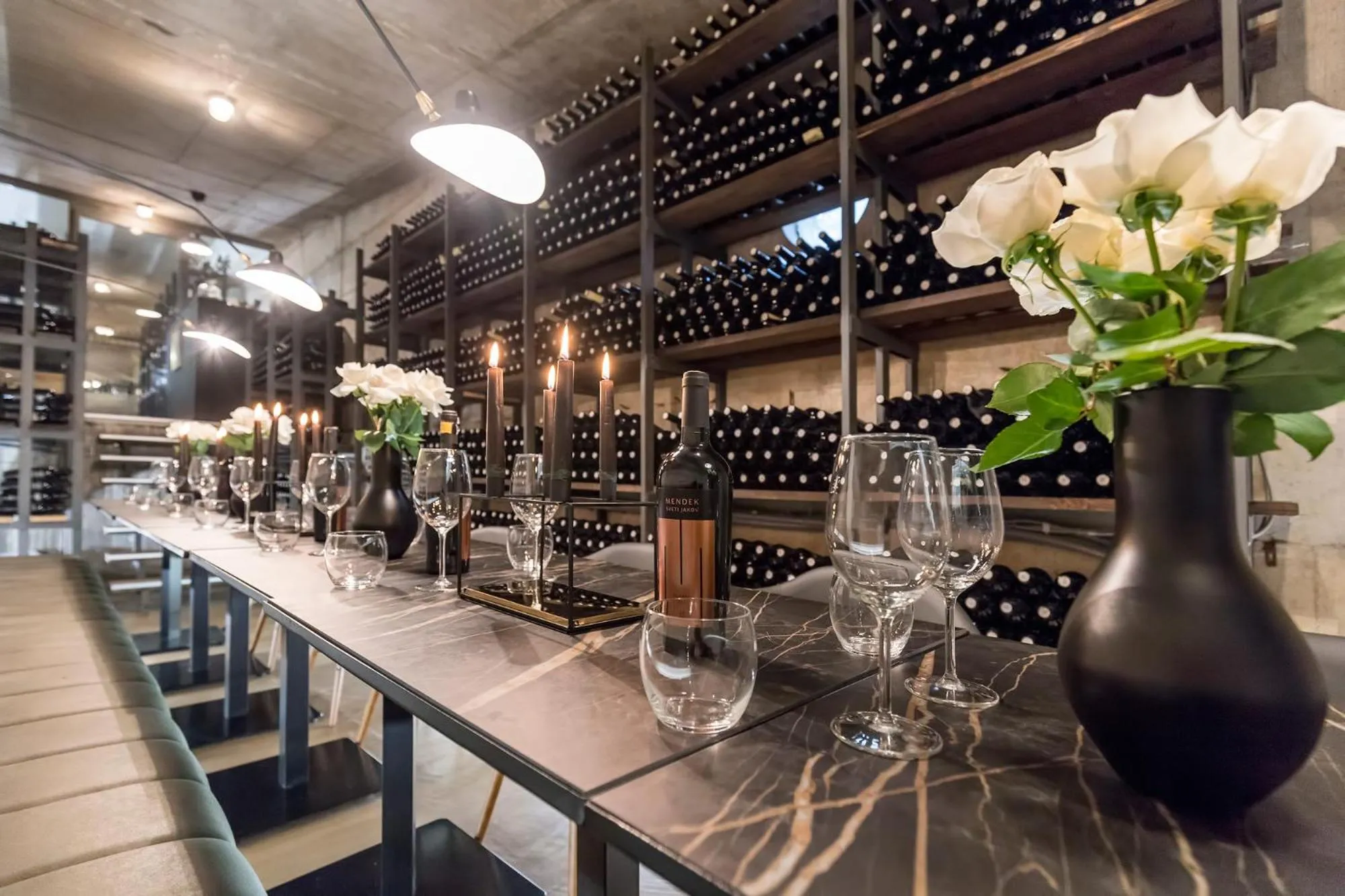 Restaurant/places to eat in MM House - self check-in