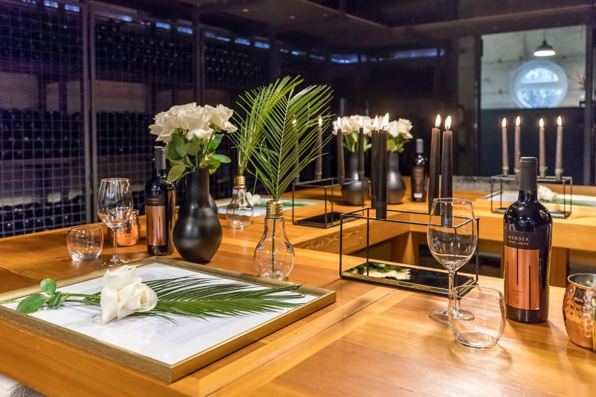 Restaurant/places to eat in MM House - self check-in