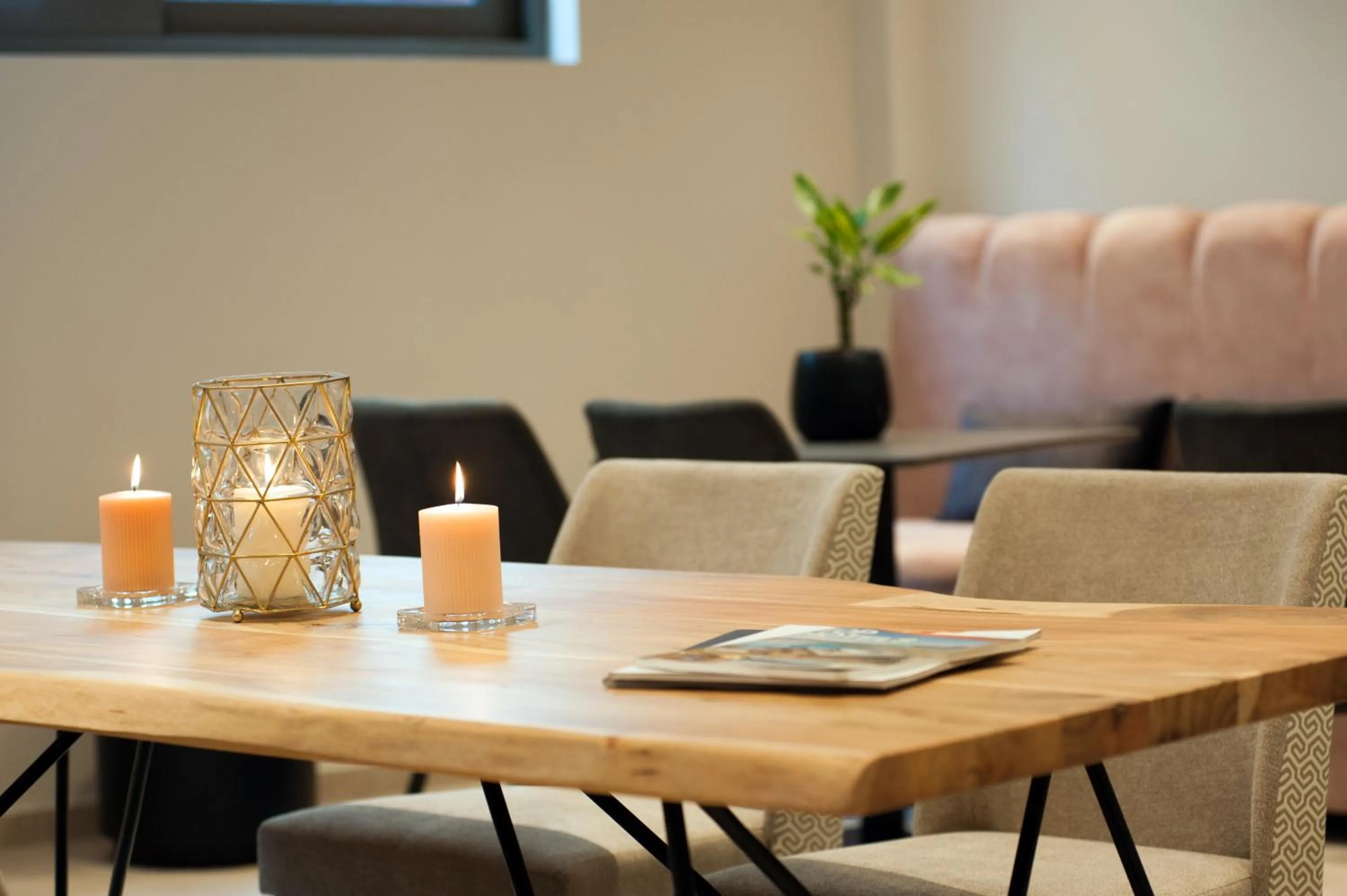 Restaurant/places to eat in Athens Platinum Rooms and Suites