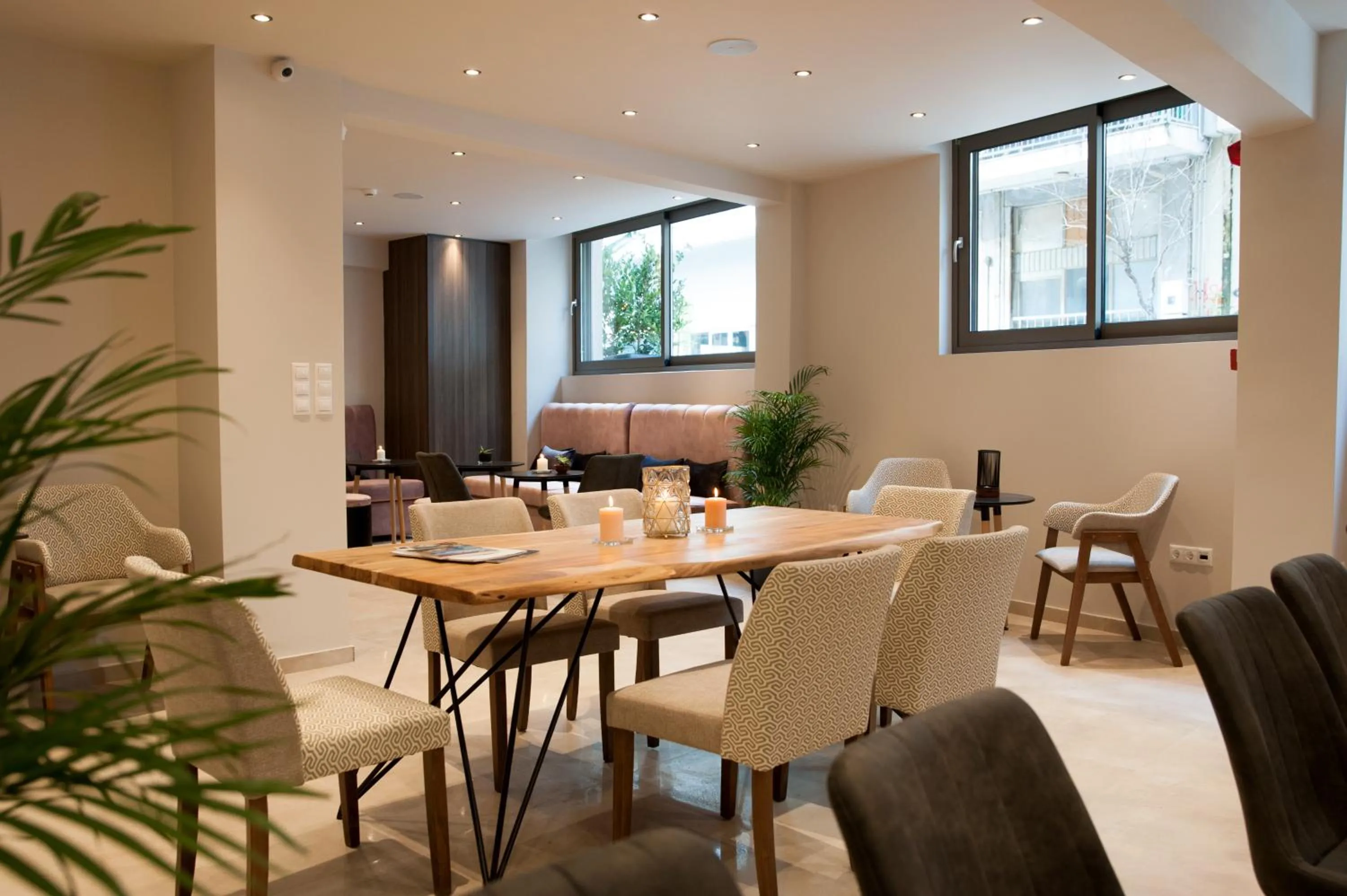 Restaurant/places to eat in Athens Platinum Rooms and Suites