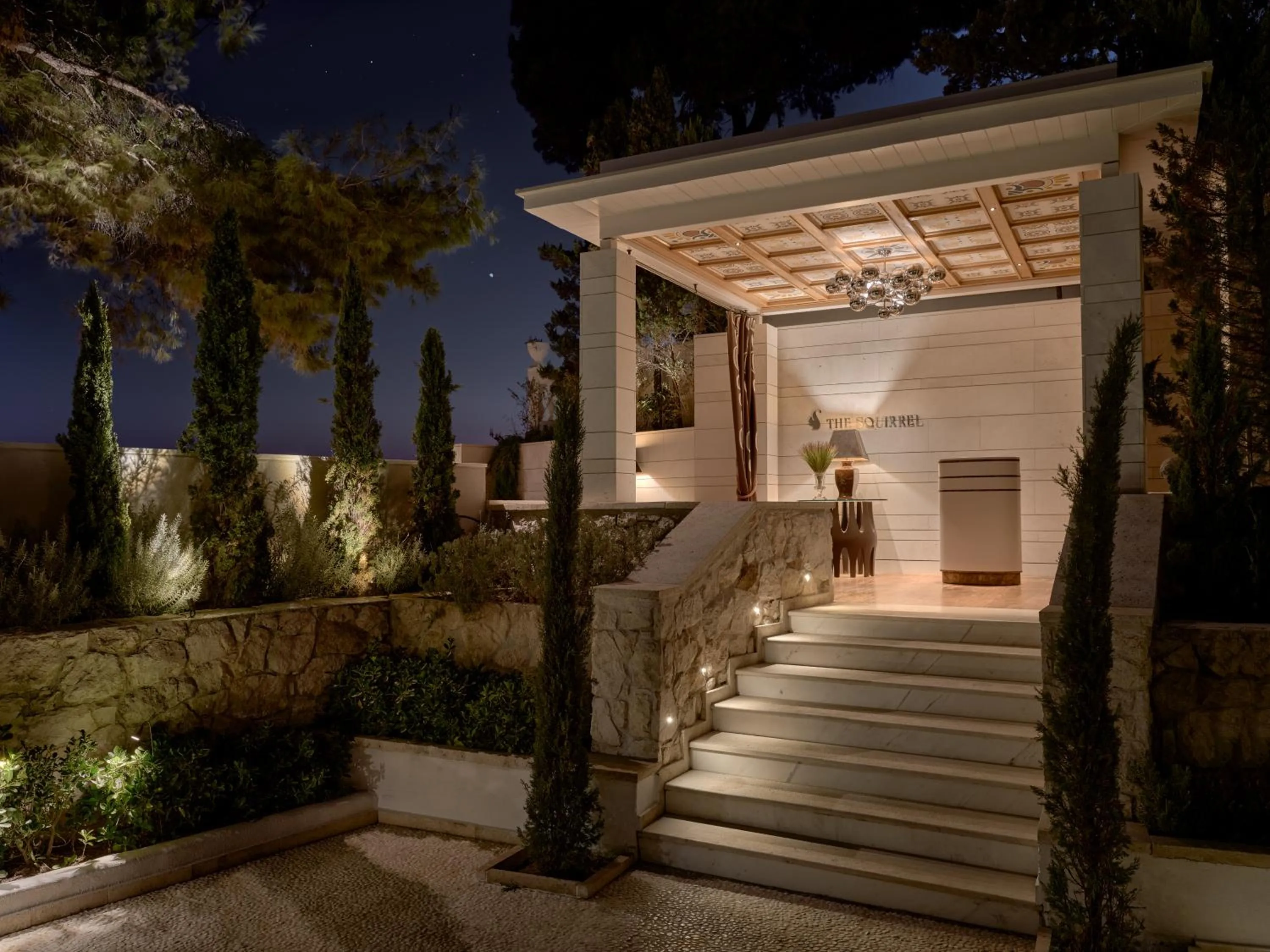 Restaurant/places to eat in The Danai