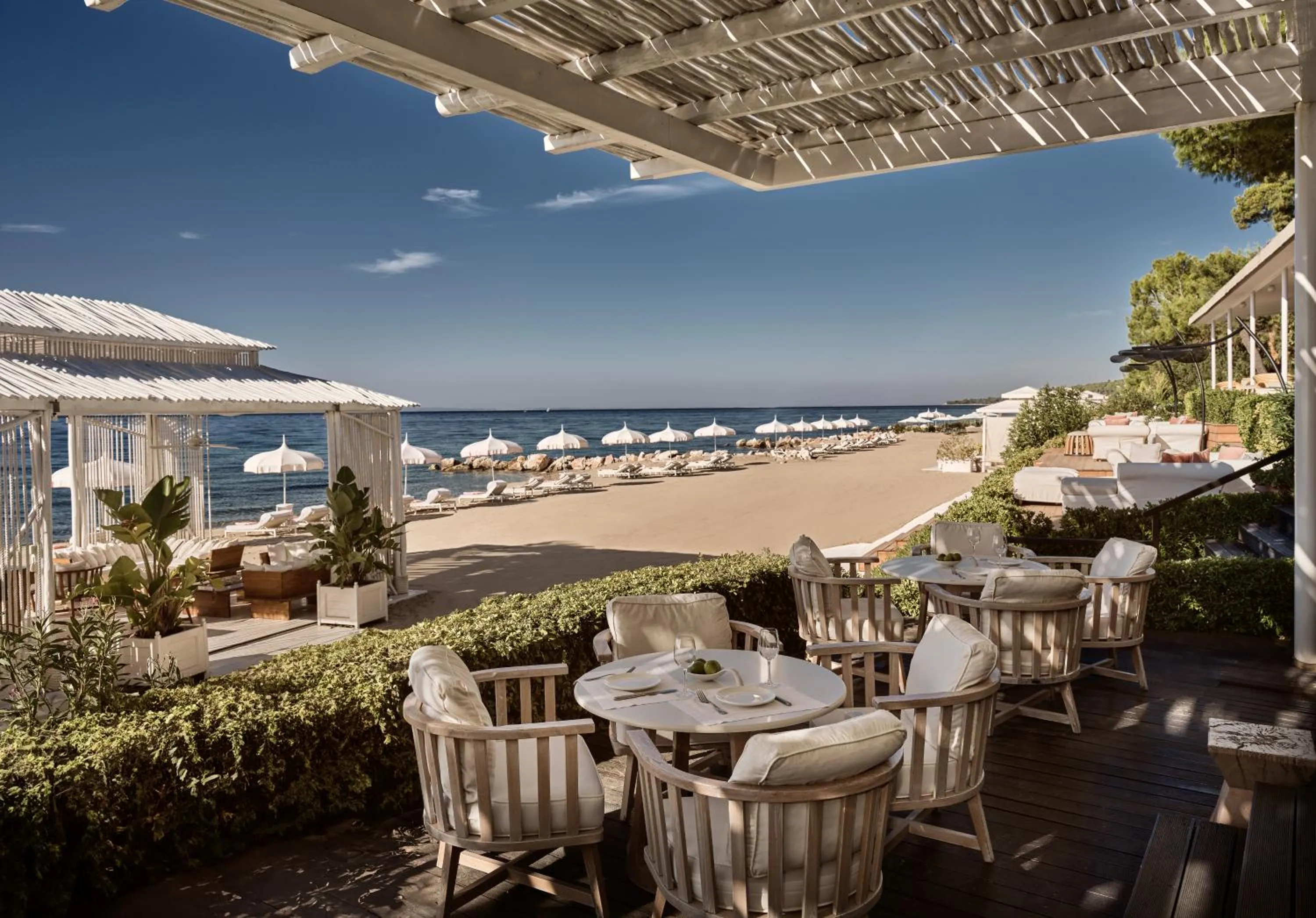 Restaurant/places to eat in The Danai