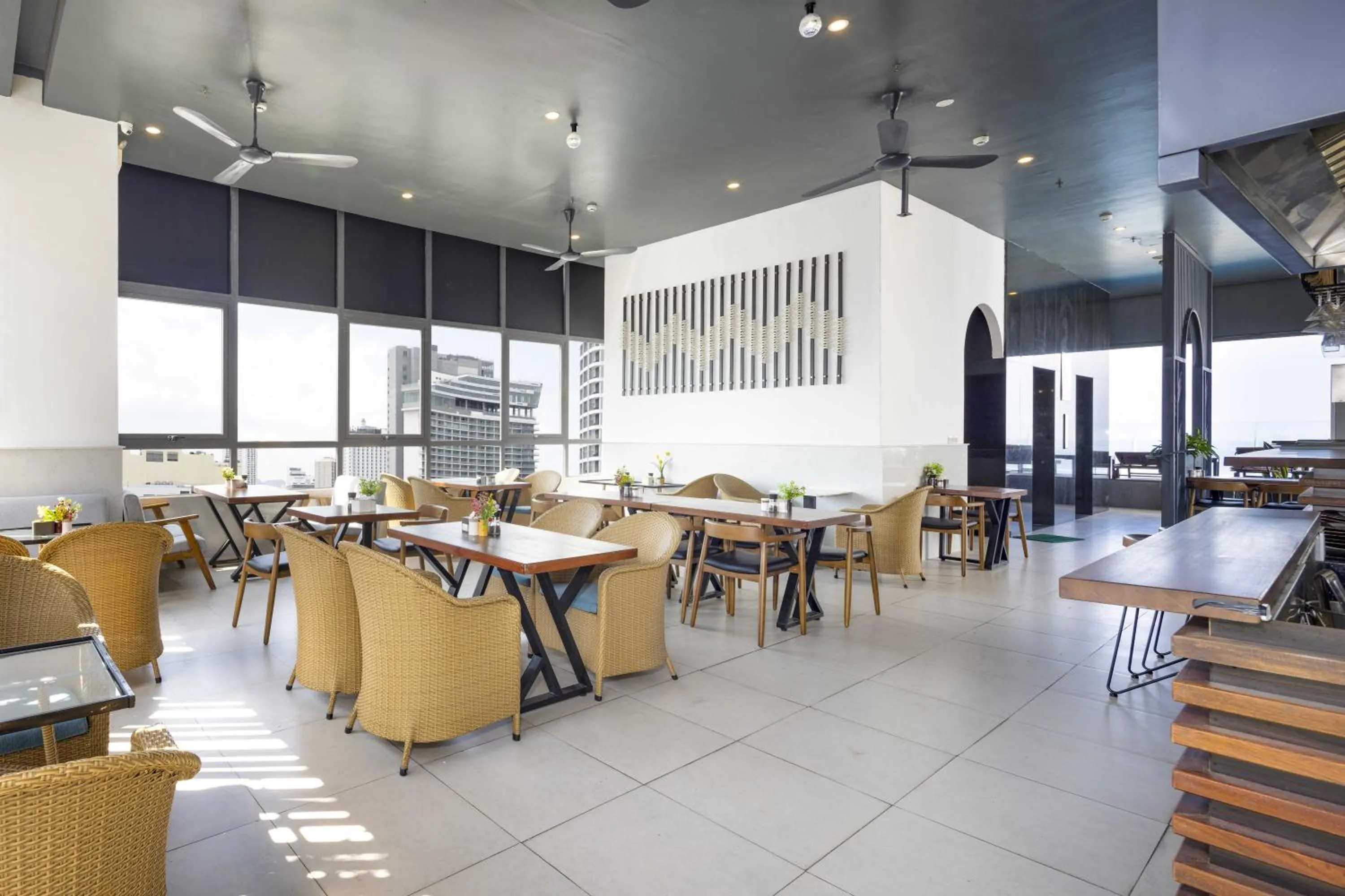 Restaurant/places to eat in Atlantic Nha Trang Hotel