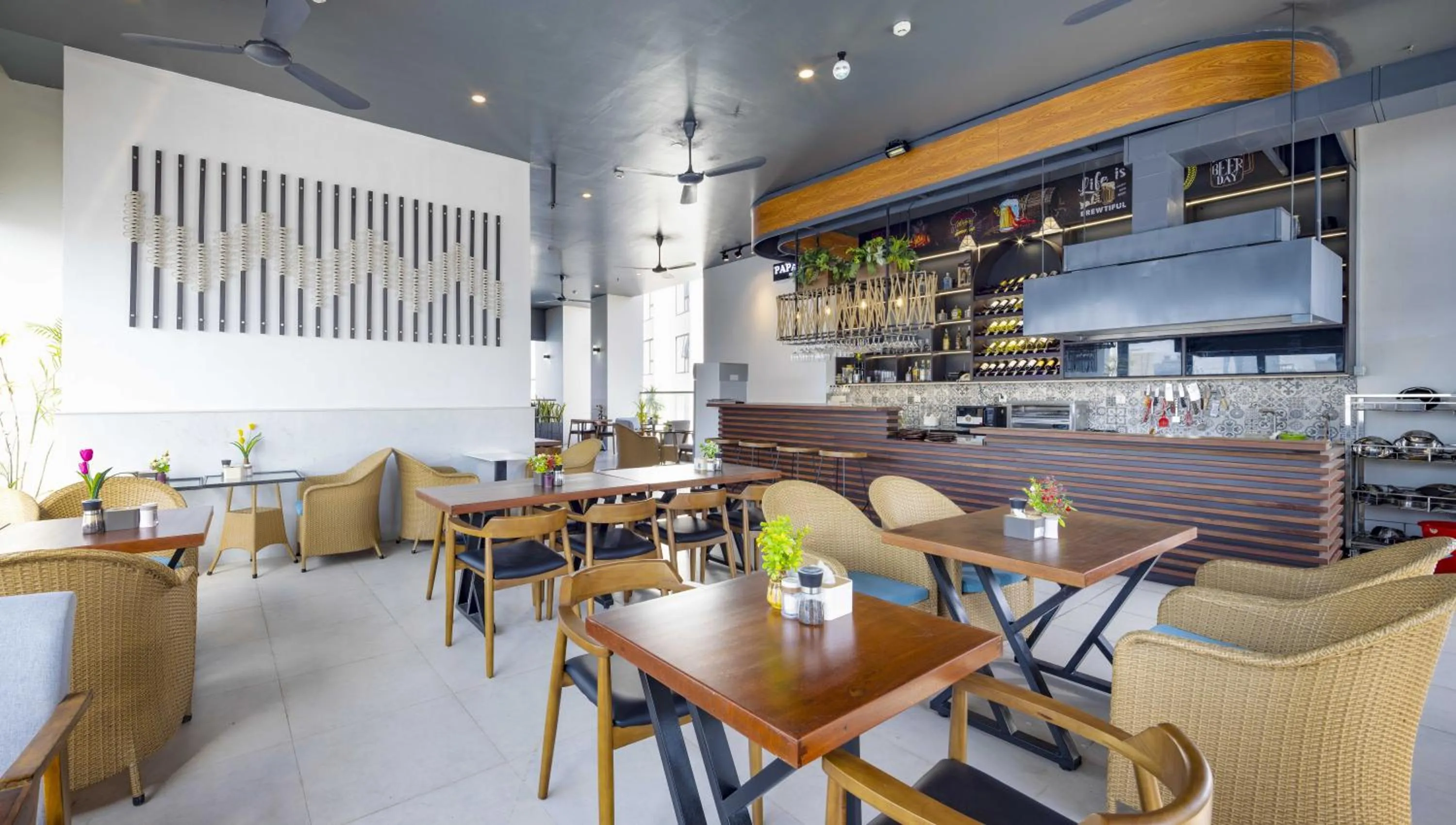 Restaurant/places to eat in Atlantic Nha Trang Hotel