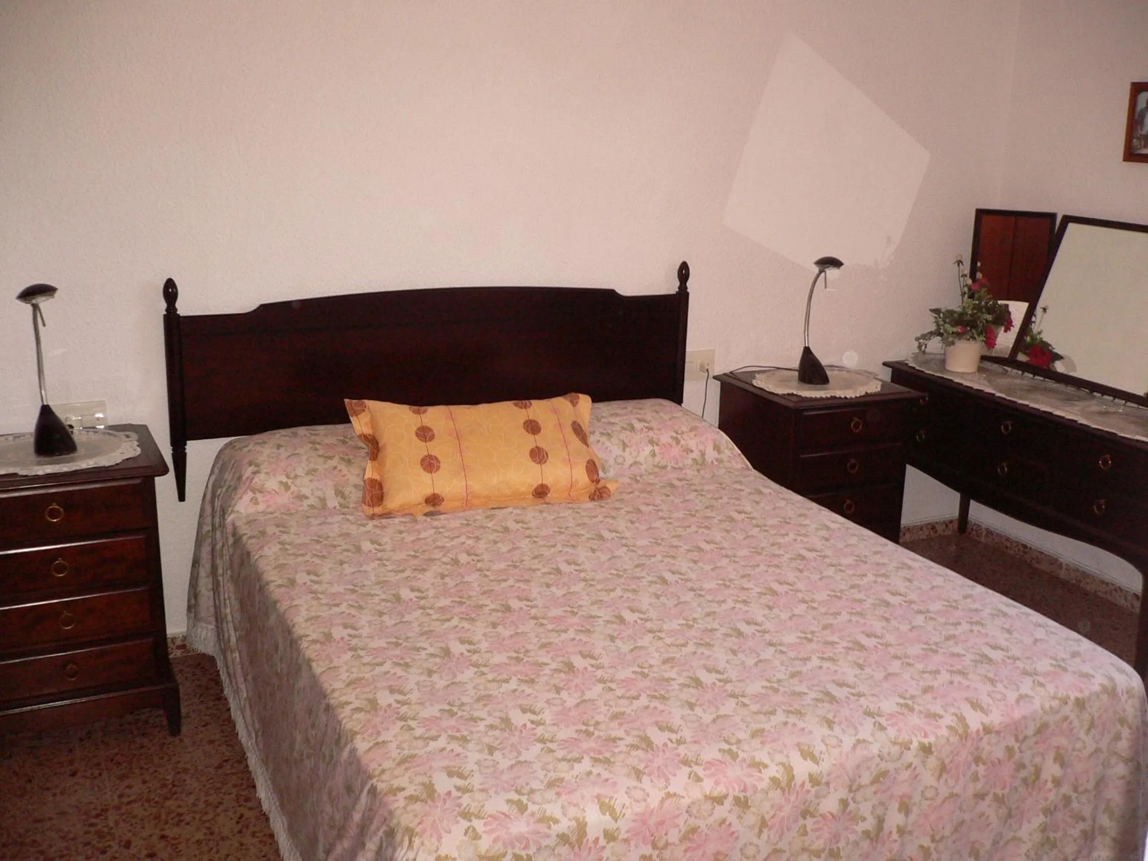 Photo of the whole room, Bed in Sainvi 5-5D